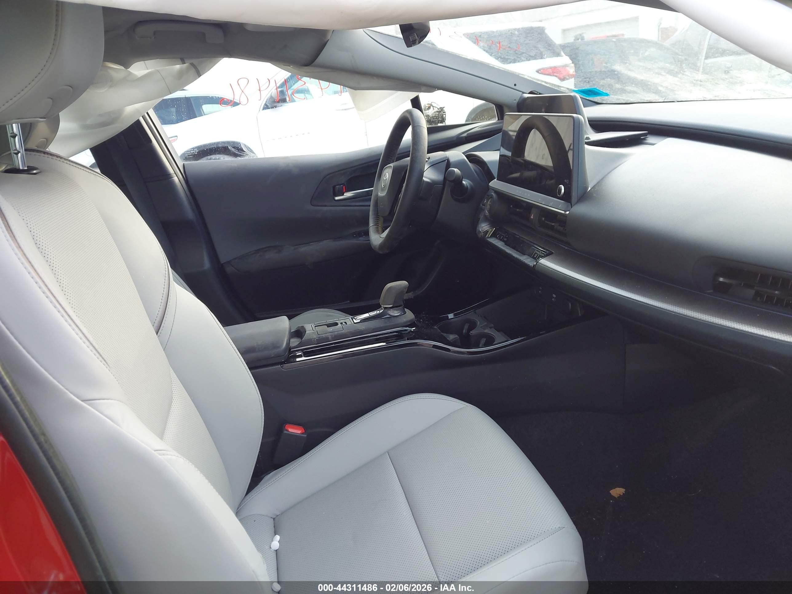 TOYOTA PRIUS image 5