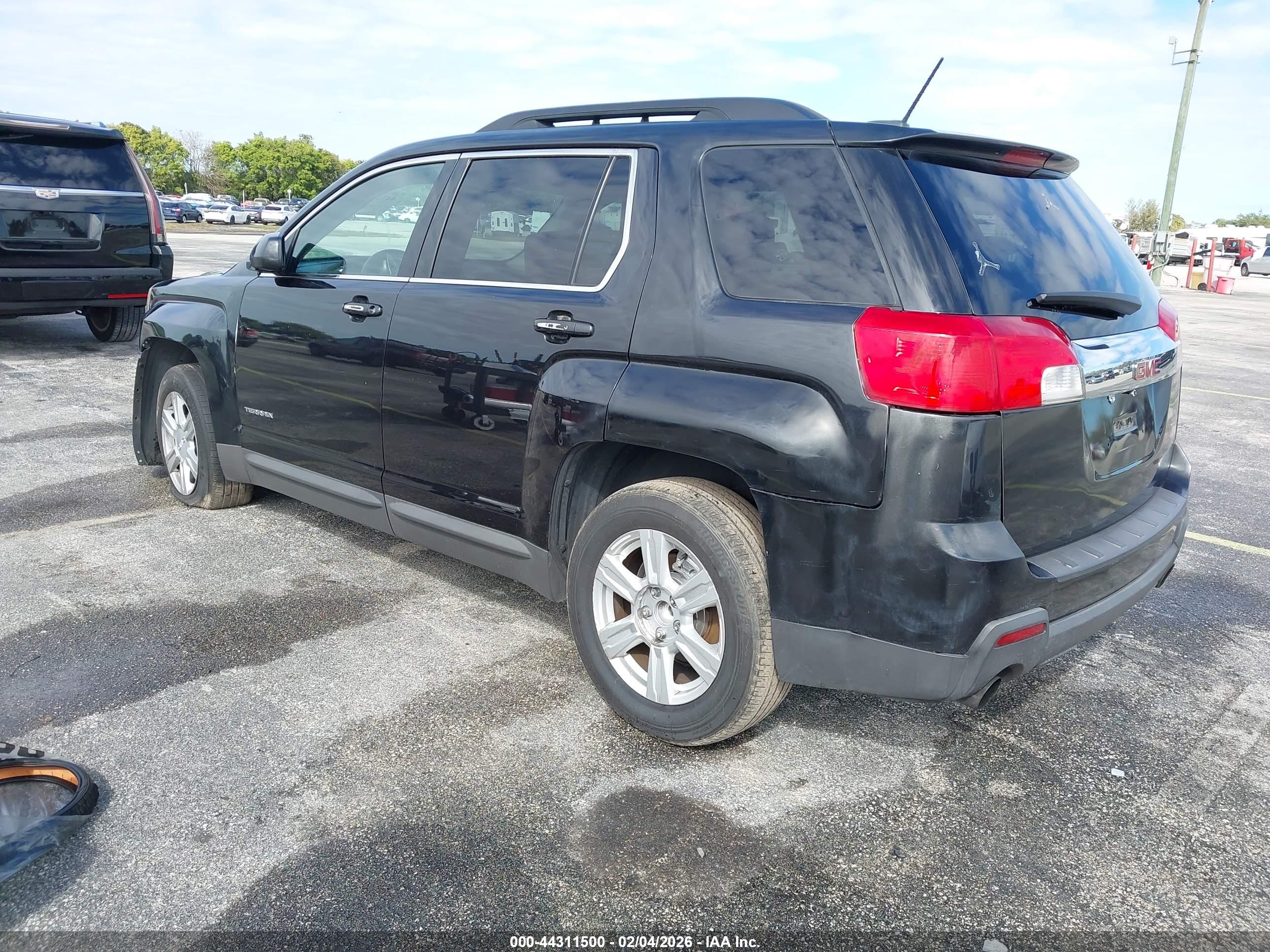 GMC TERRAIN image 3