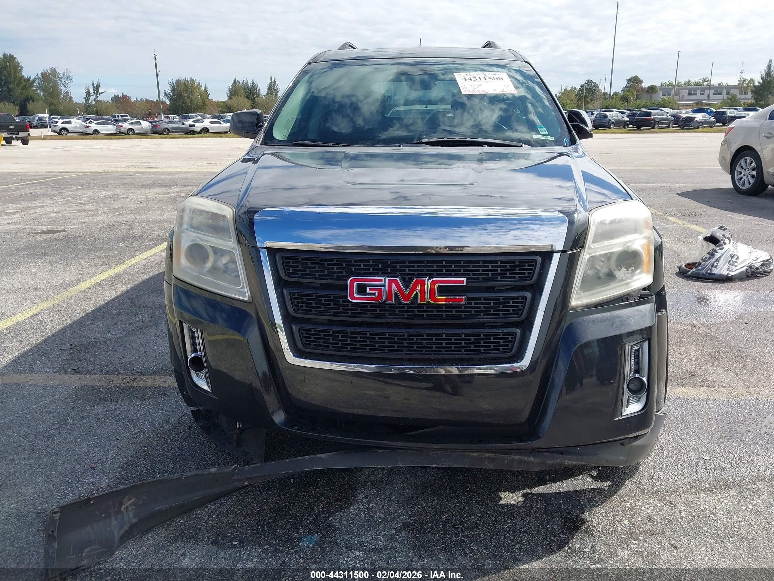 GMC TERRAIN image 6