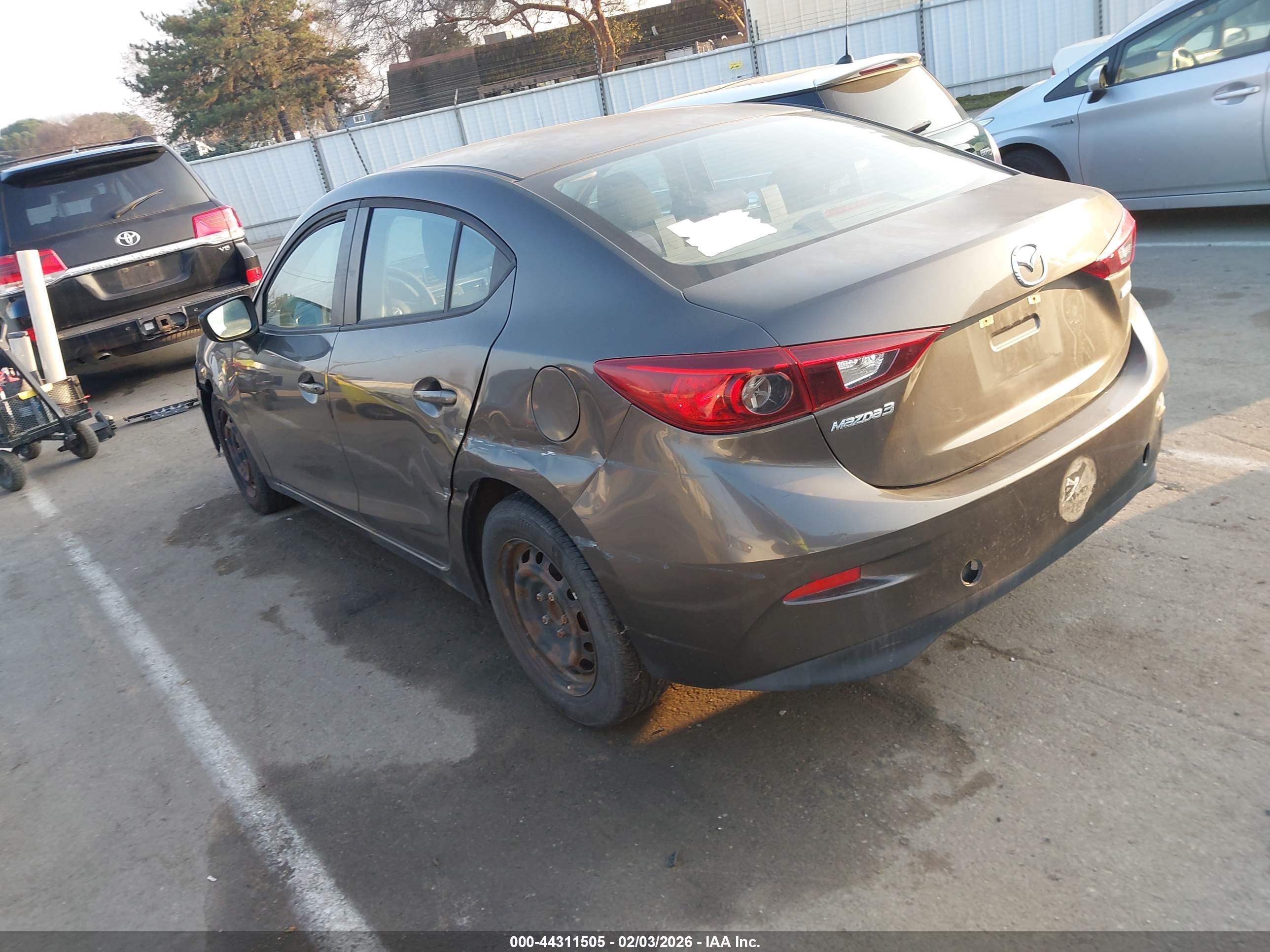 MAZDA MAZDA3 image 3