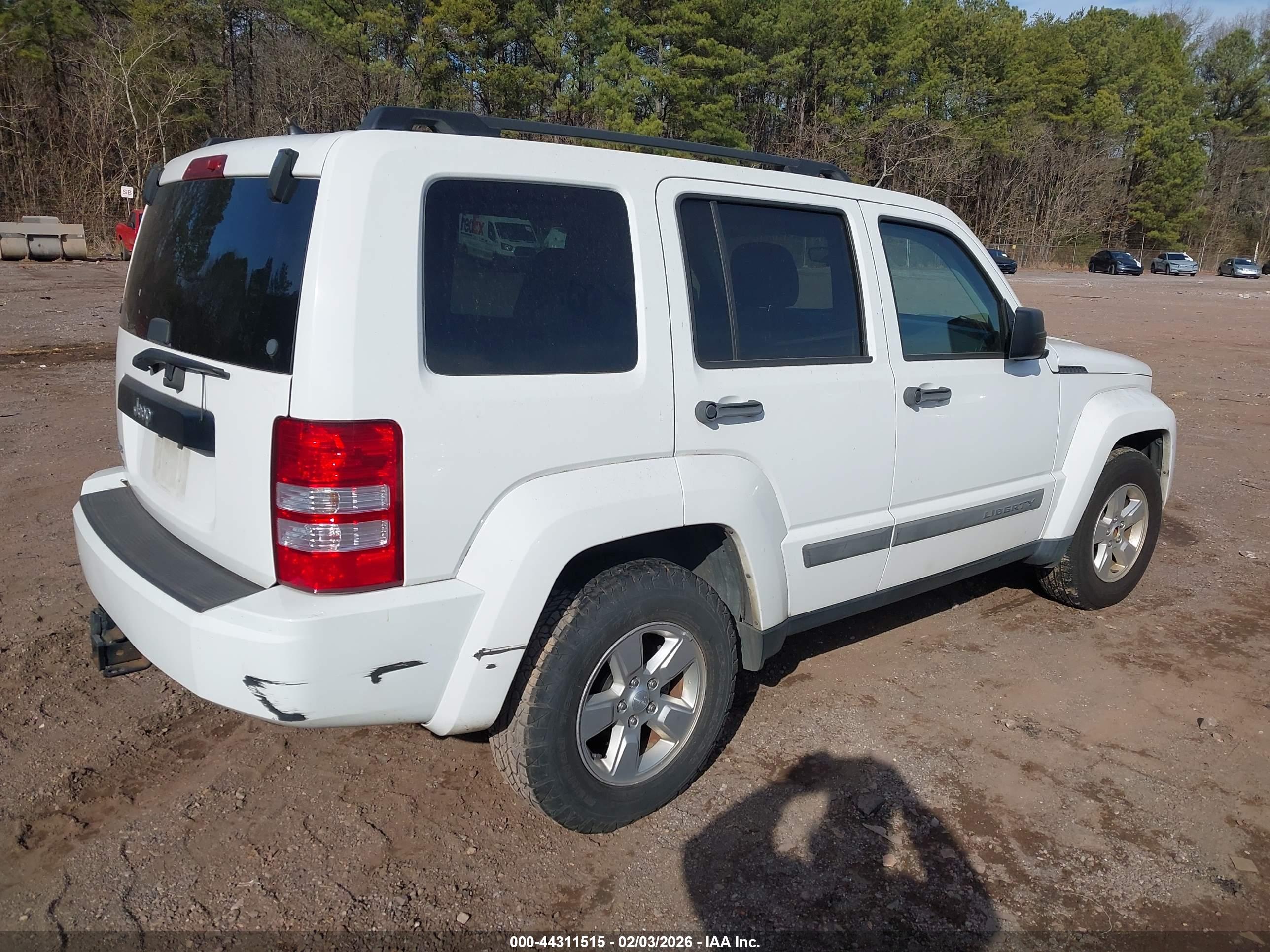 JEEP LIBERTY image 6