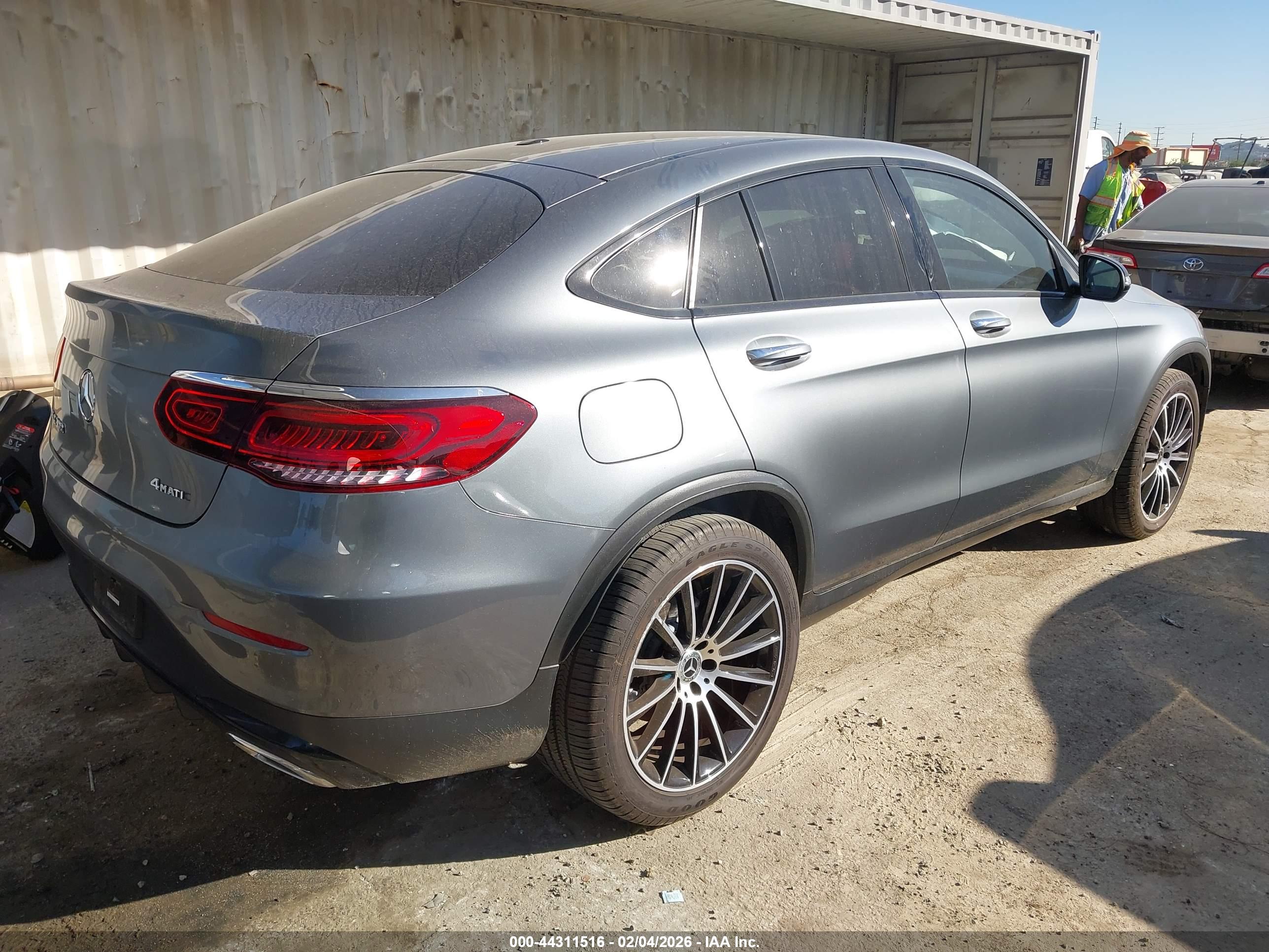 MERCEDES-BENZ GLC image 4