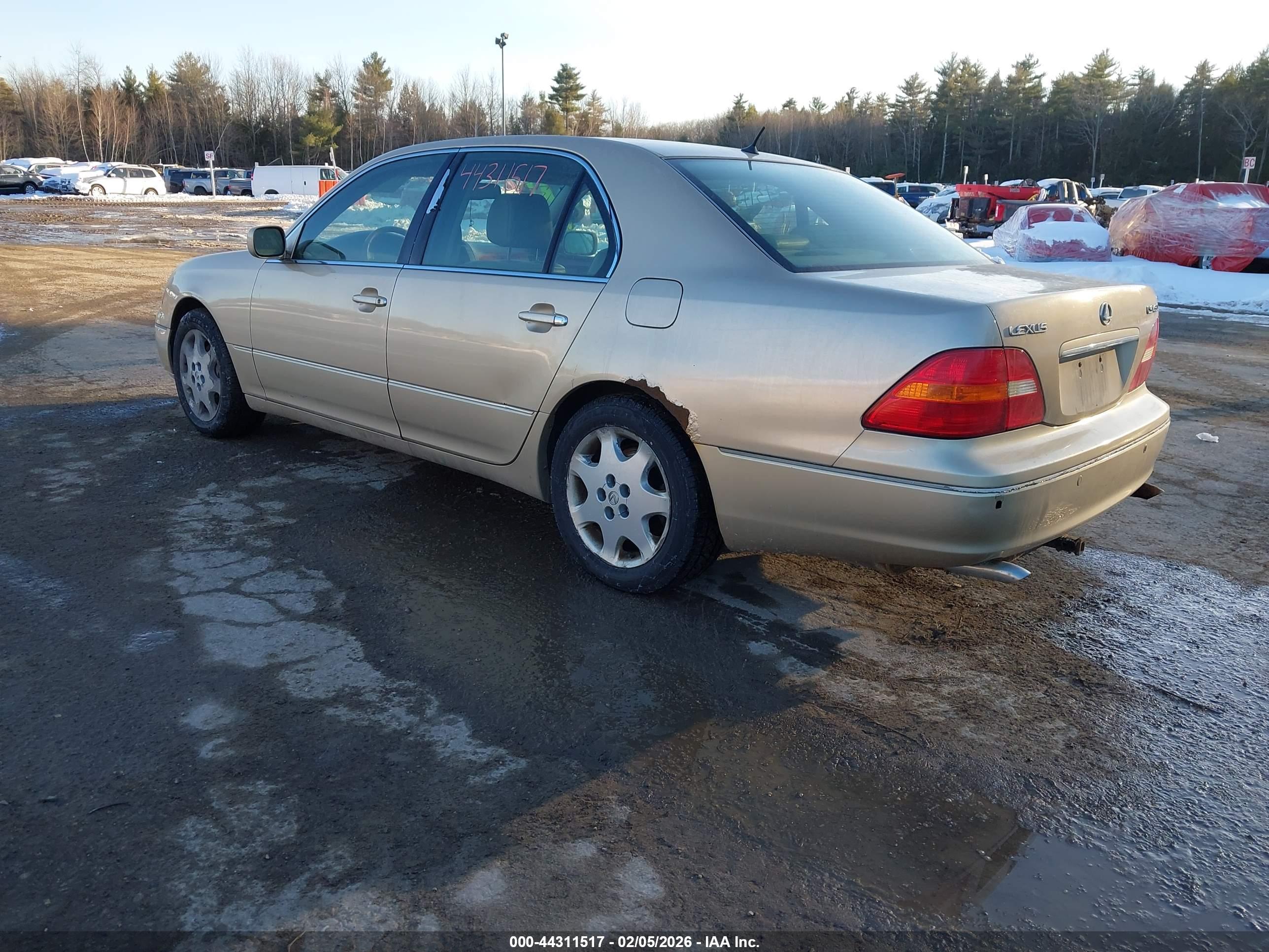 LEXUS LS image 3