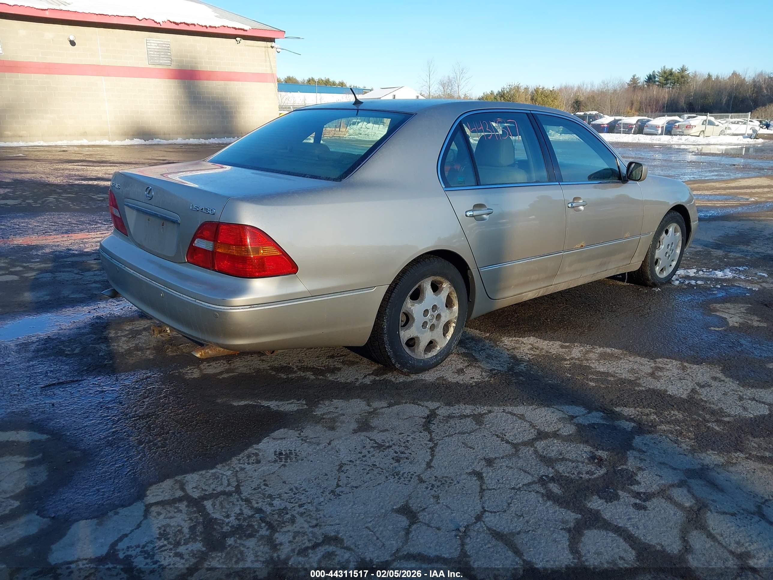 LEXUS LS image 4