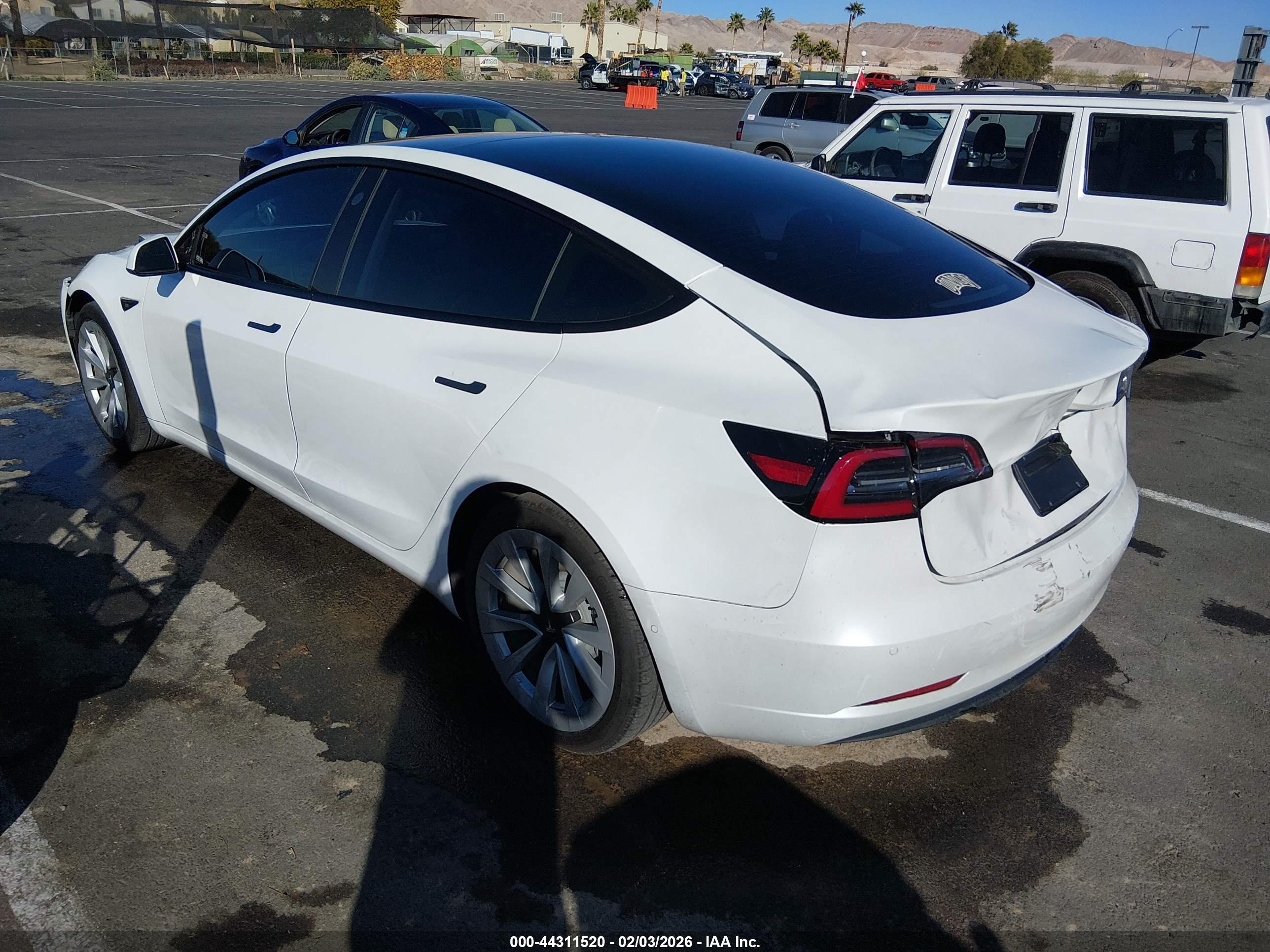 TESLA MODEL image 3