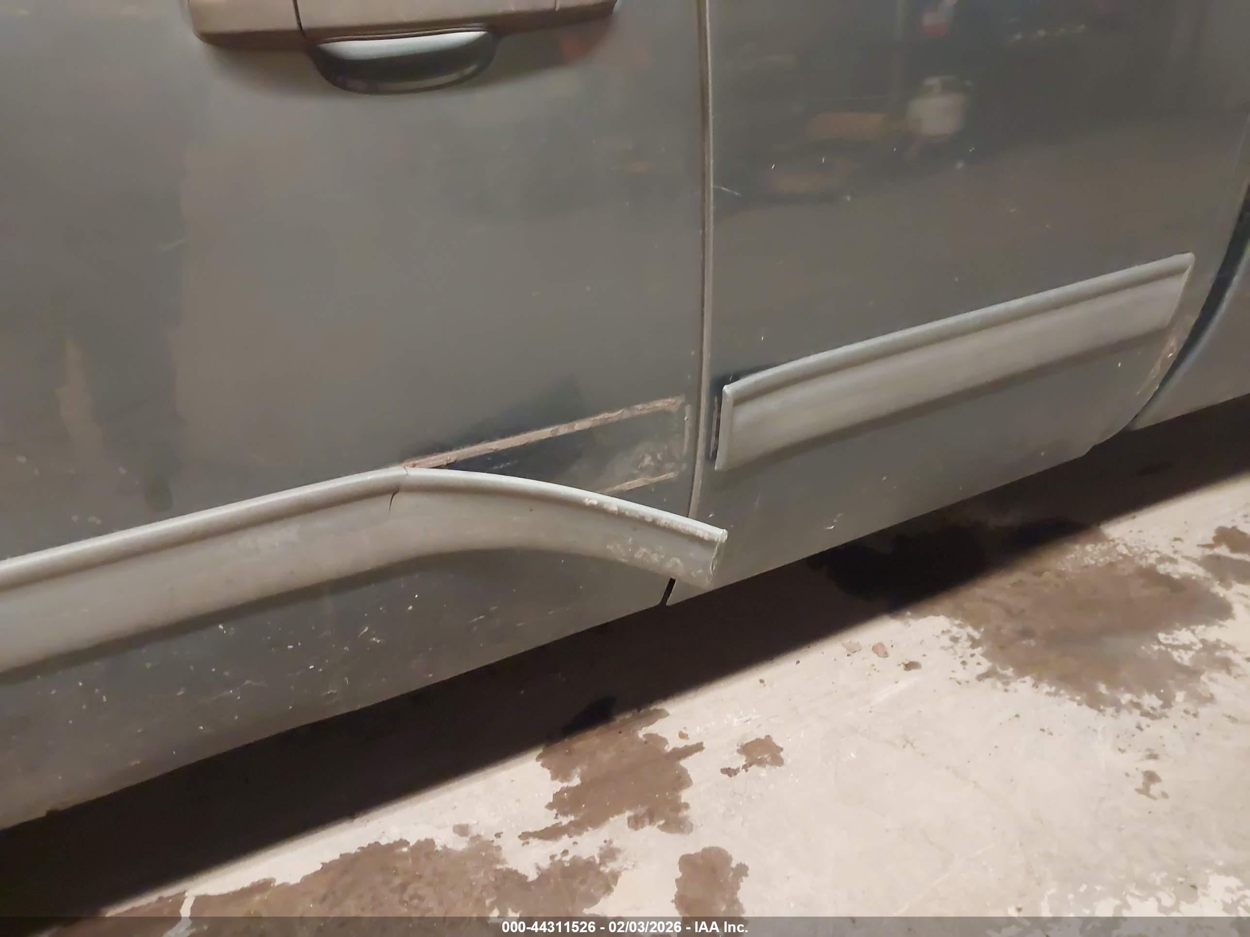 CHEVROLET SILVERADO image 6