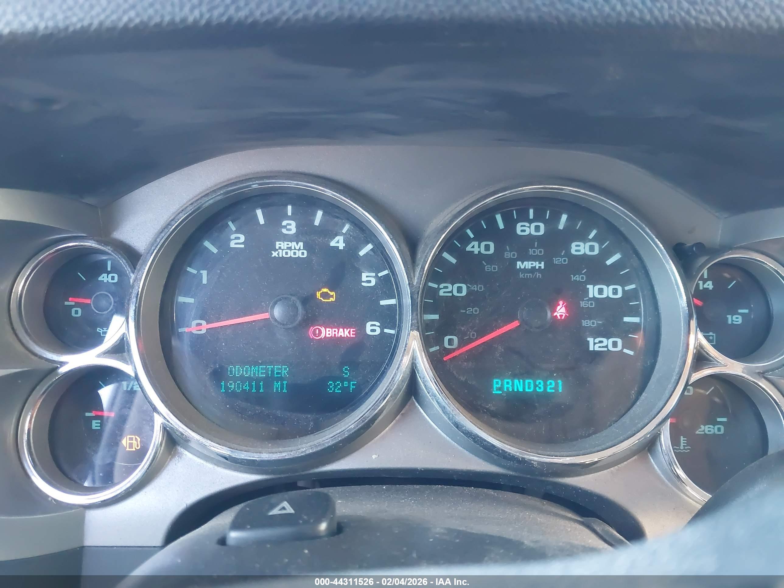 CHEVROLET SILVERADO image 7