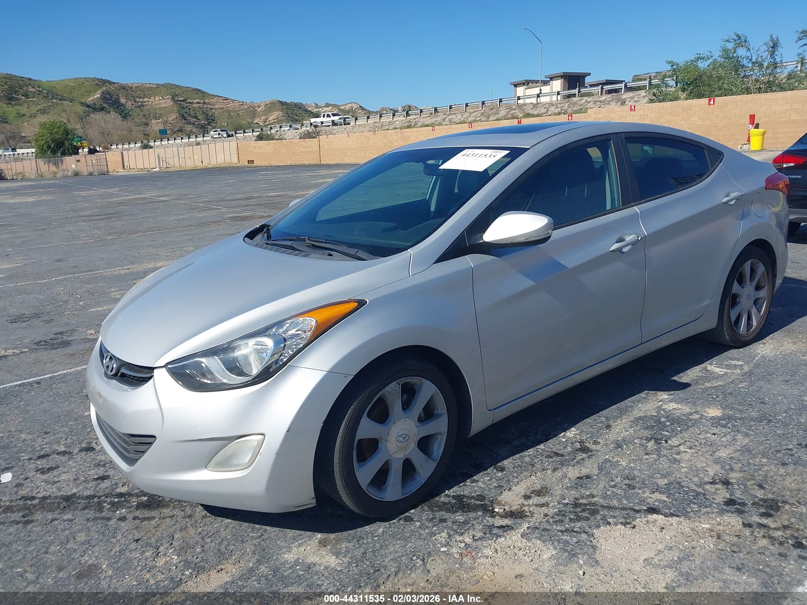 HYUNDAI ELANTRA image 2