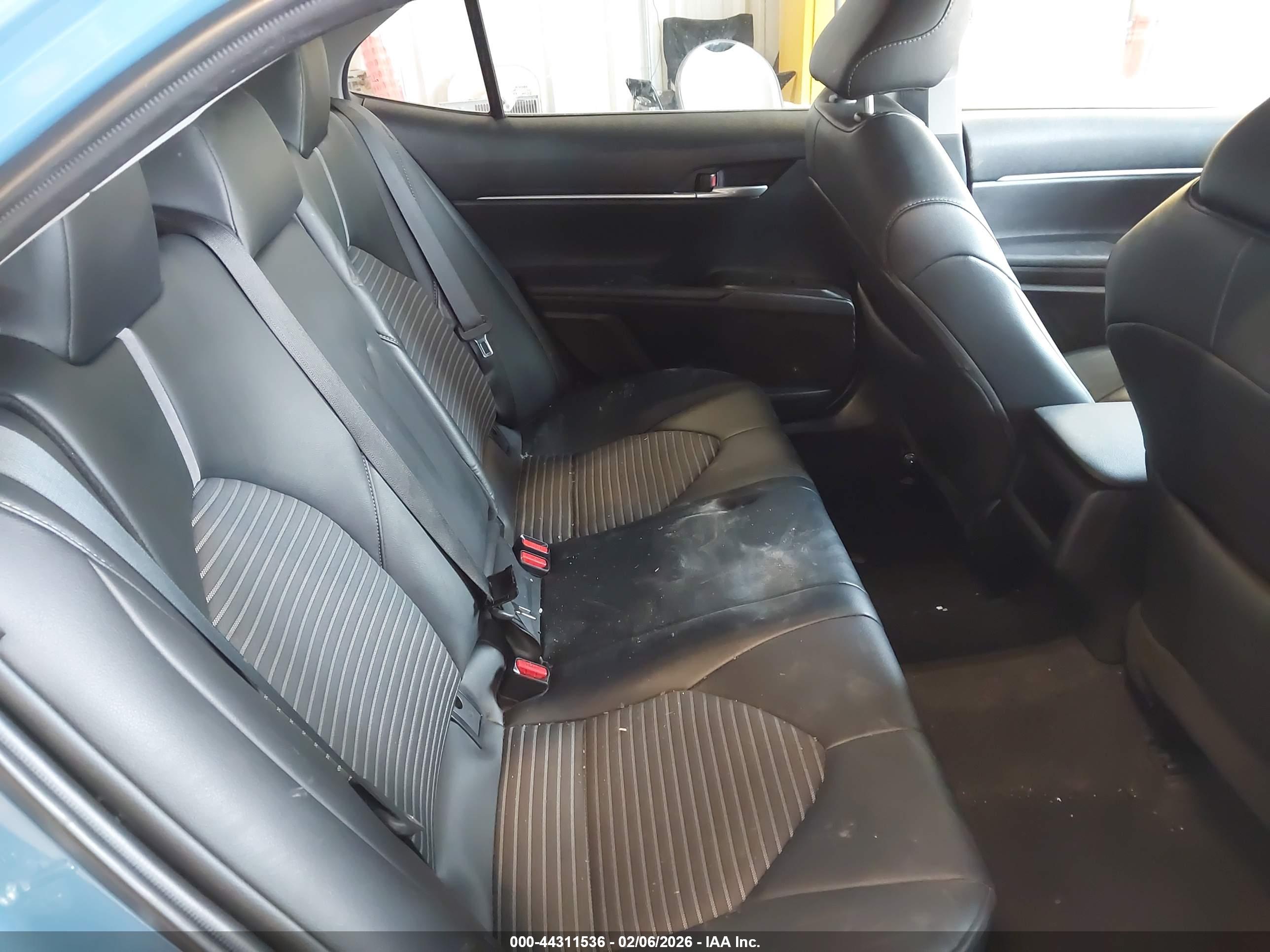 TOYOTA CAMRY image 8
