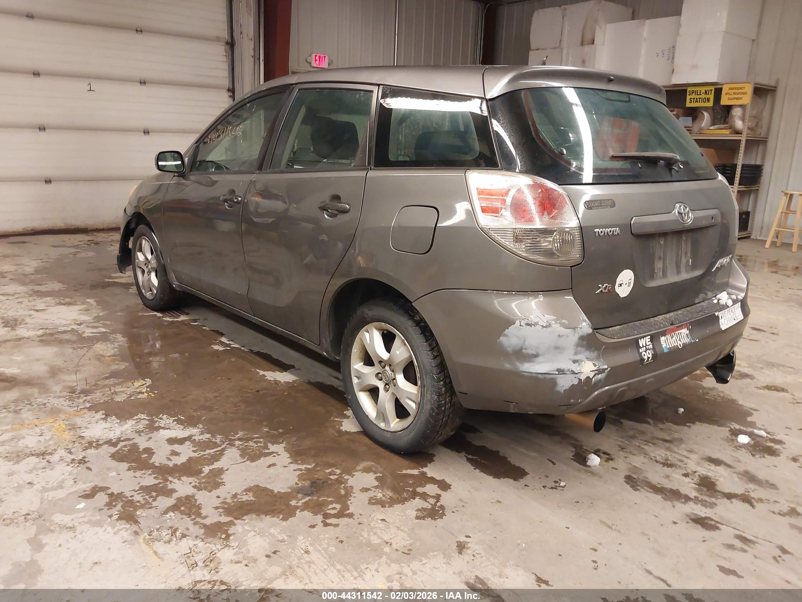 TOYOTA MATRIX image 3