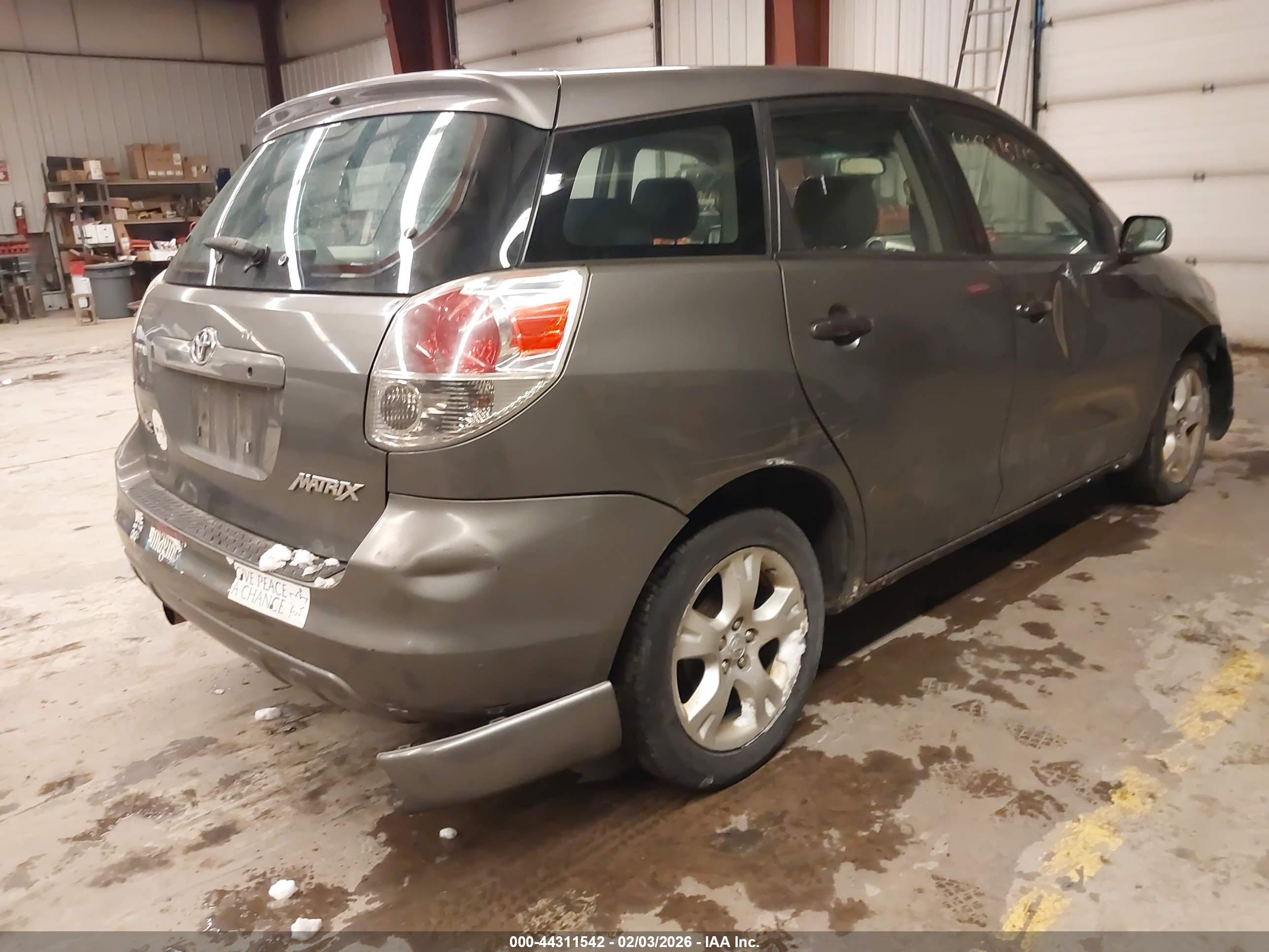 TOYOTA MATRIX image 4