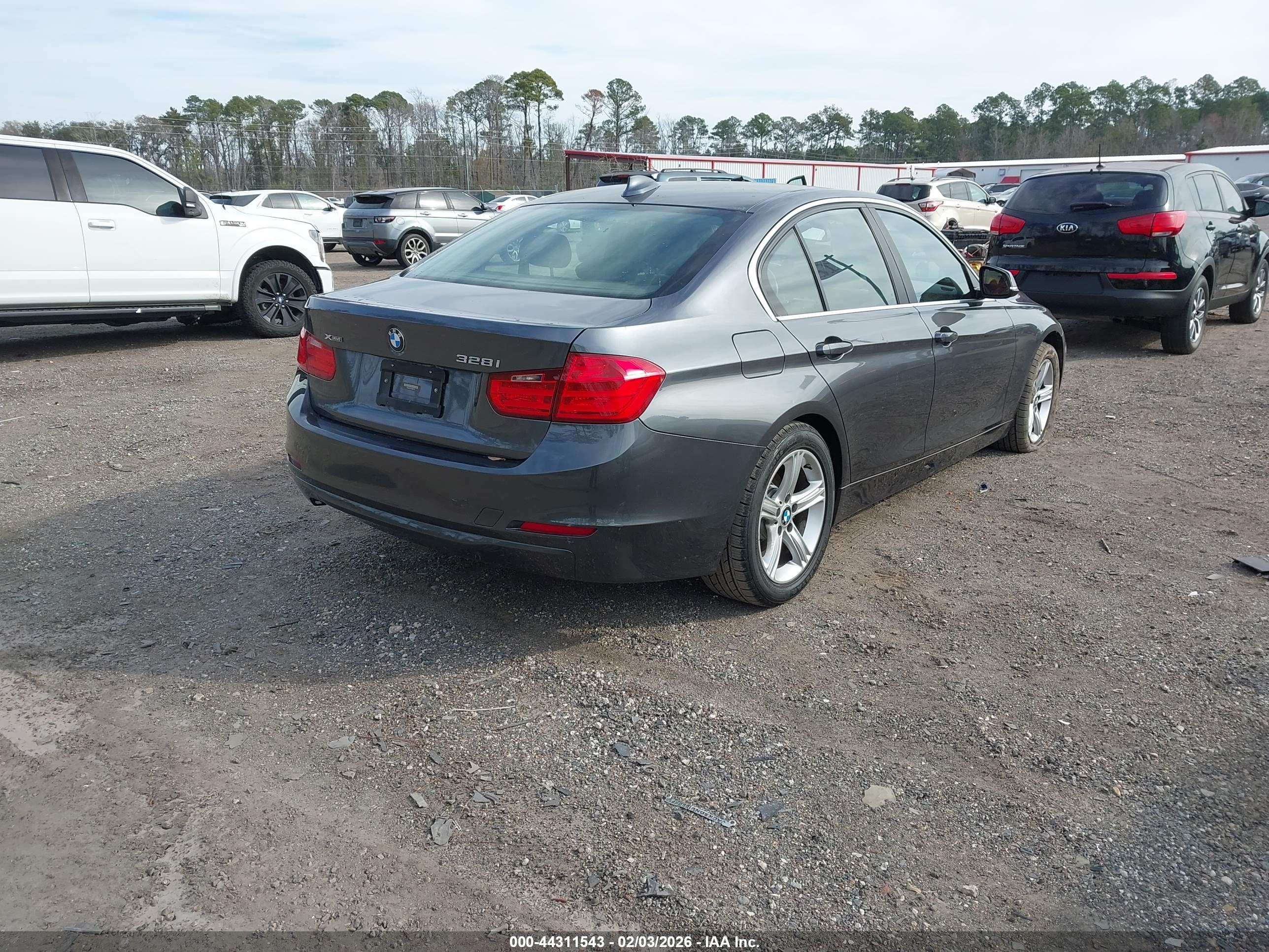 BMW 328I image 4