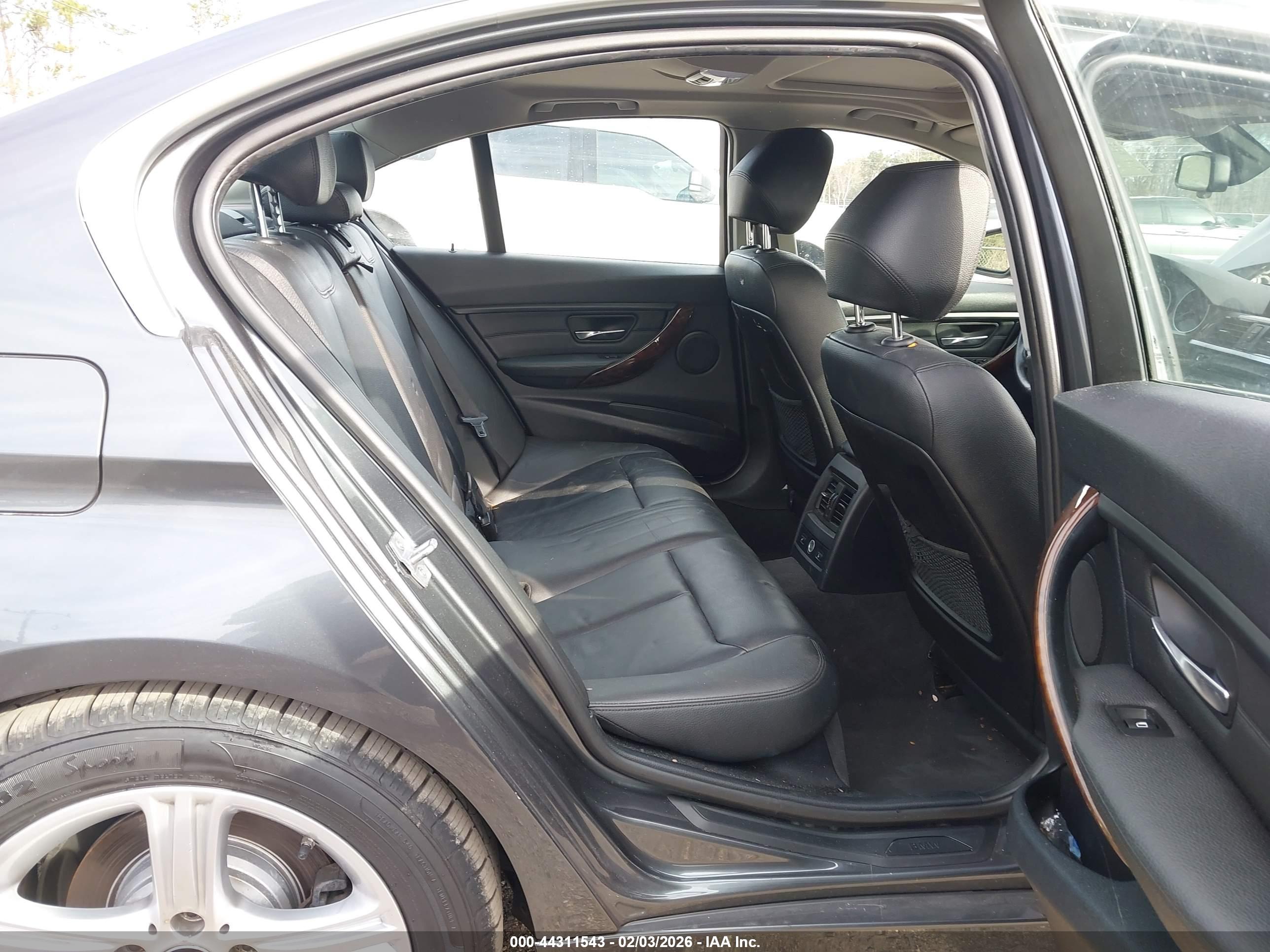 BMW 328I image 8