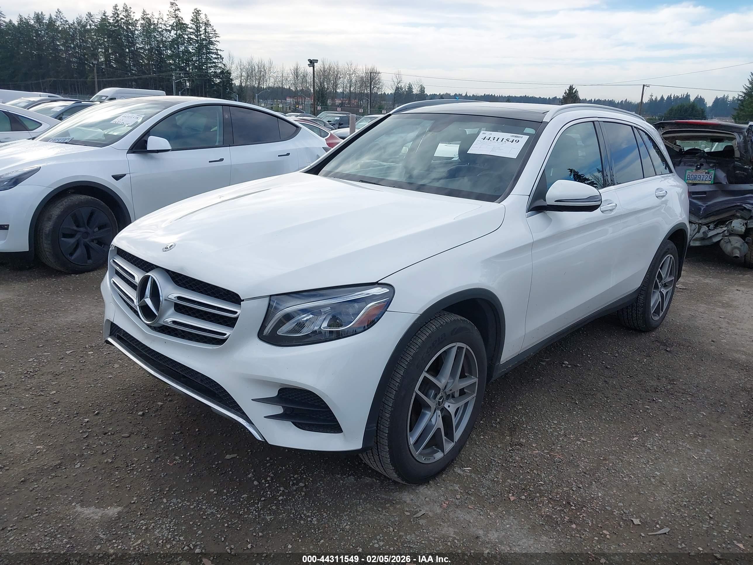 MERCEDES-BENZ GLC image 2