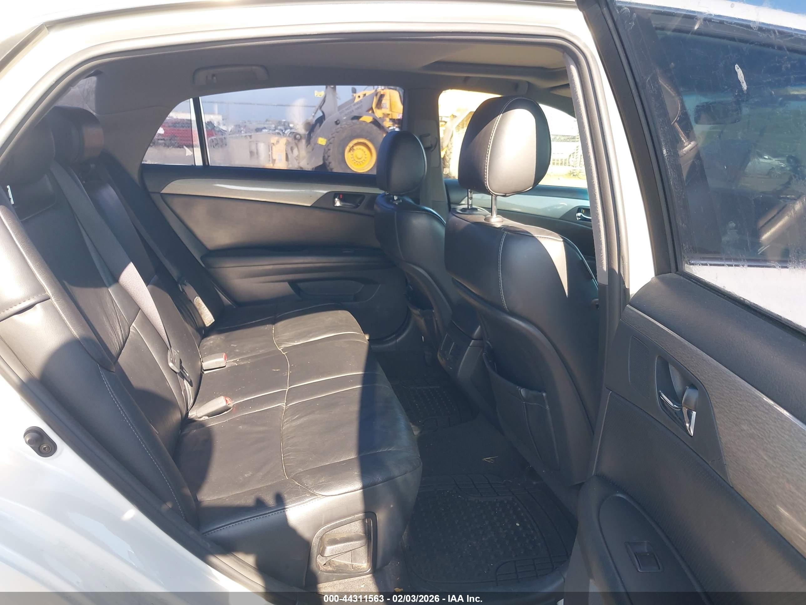 TOYOTA AVALON image 8