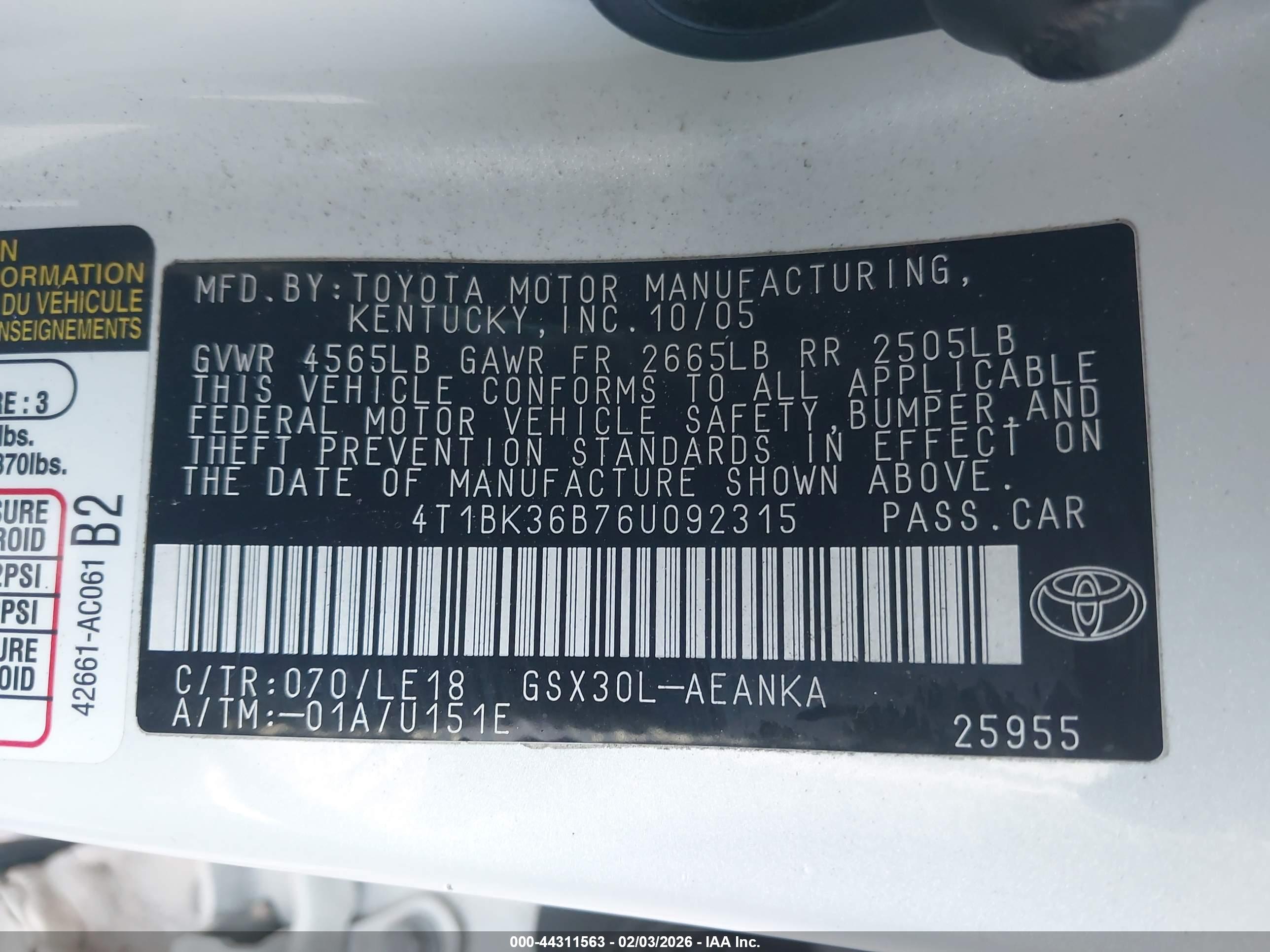 TOYOTA AVALON image 9