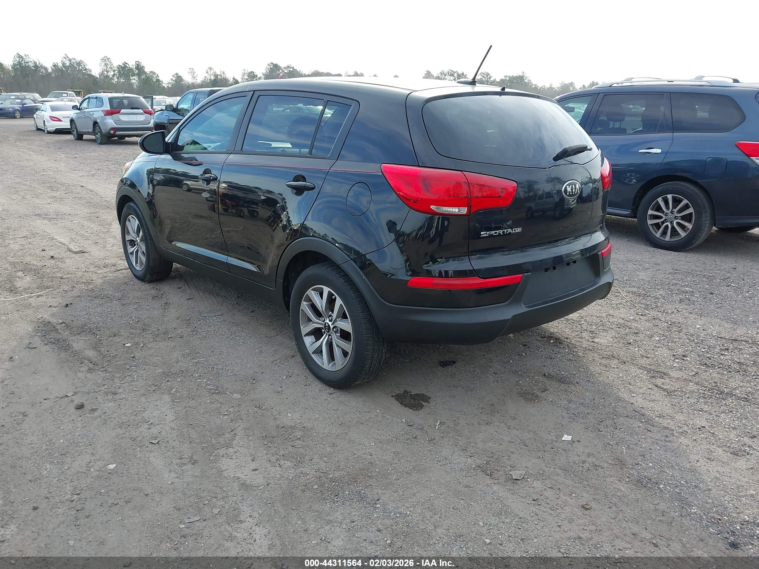 KIA SPORTAGE image 3