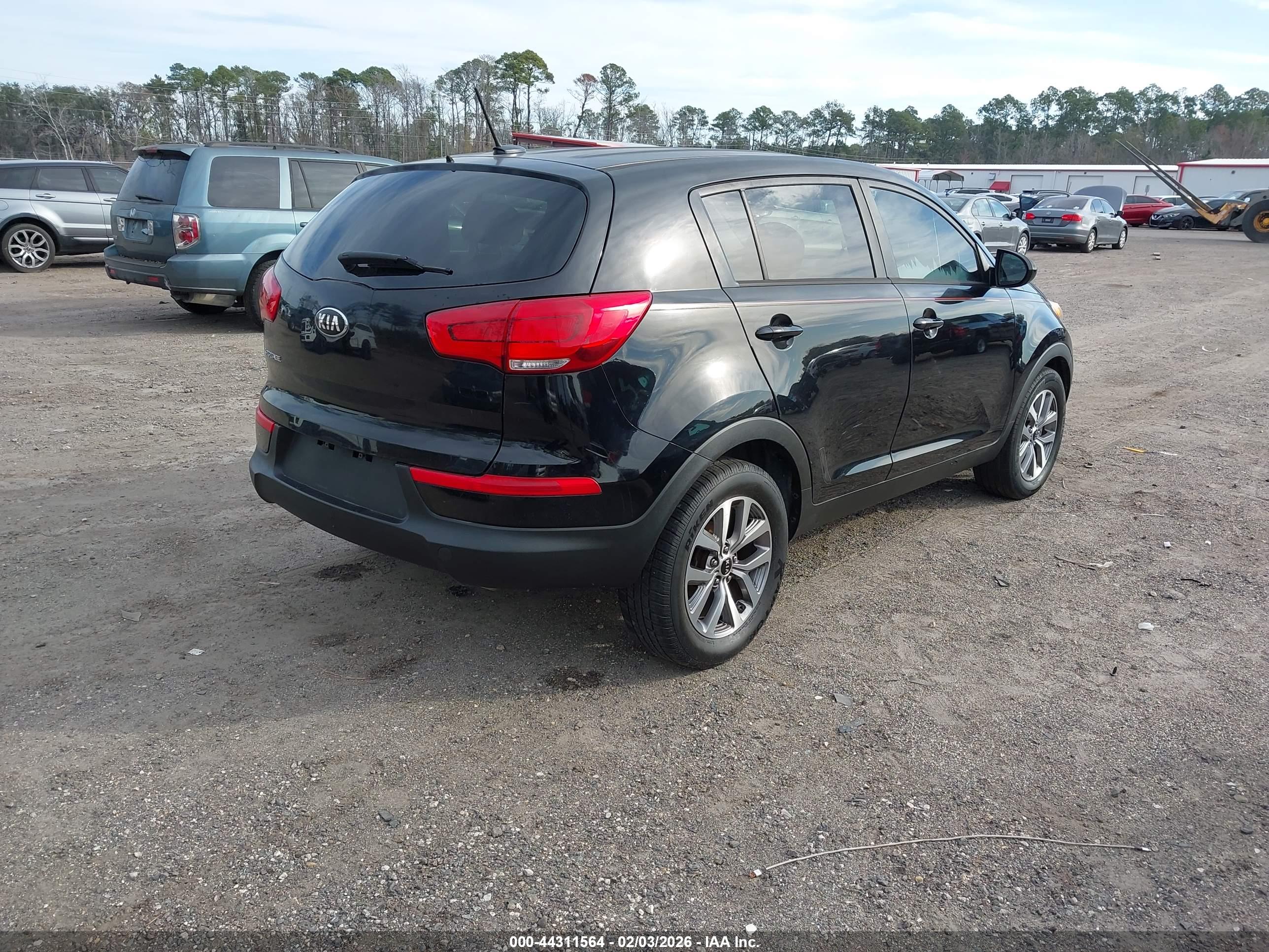 KIA SPORTAGE image 4