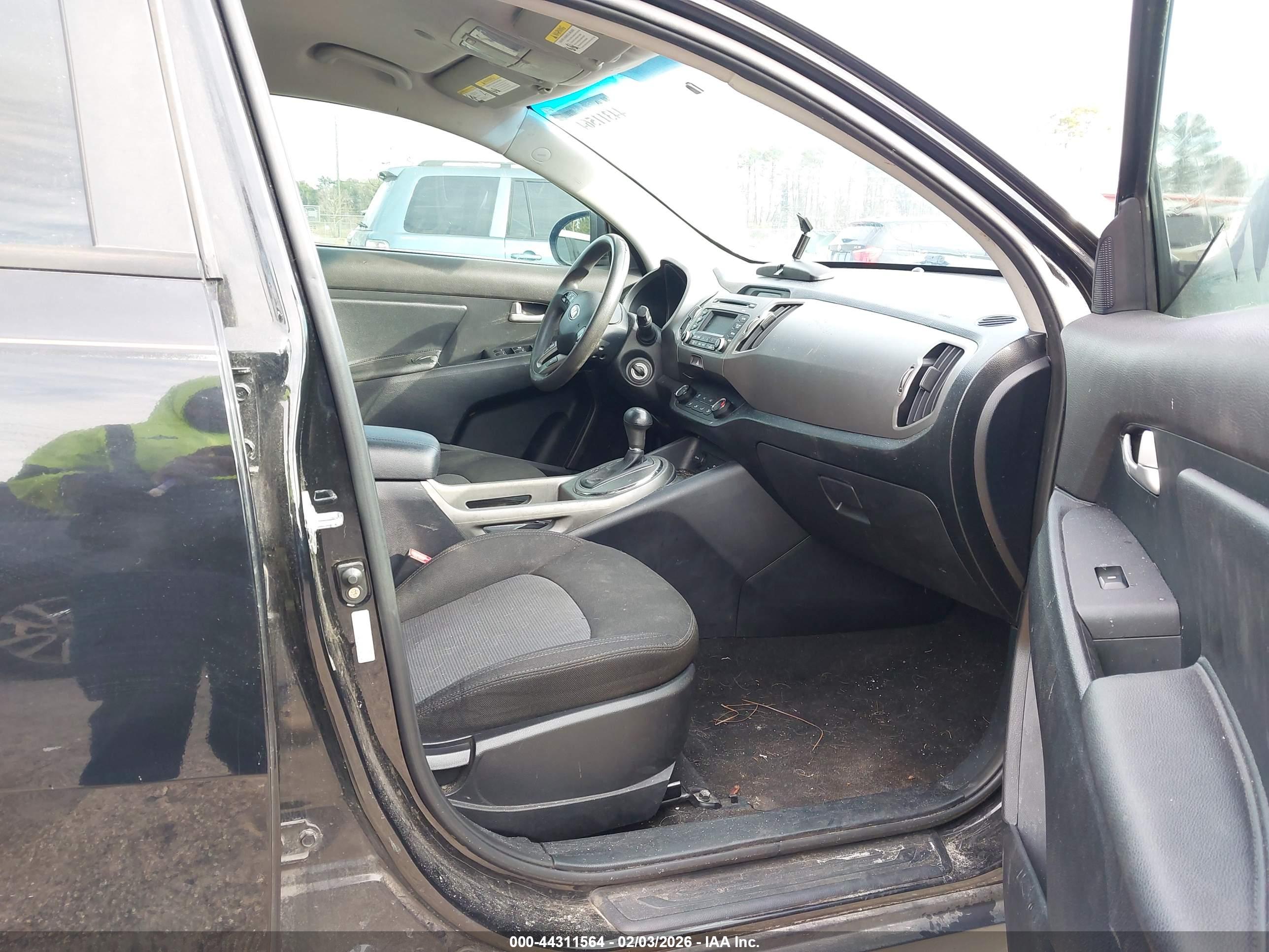 KIA SPORTAGE image 5