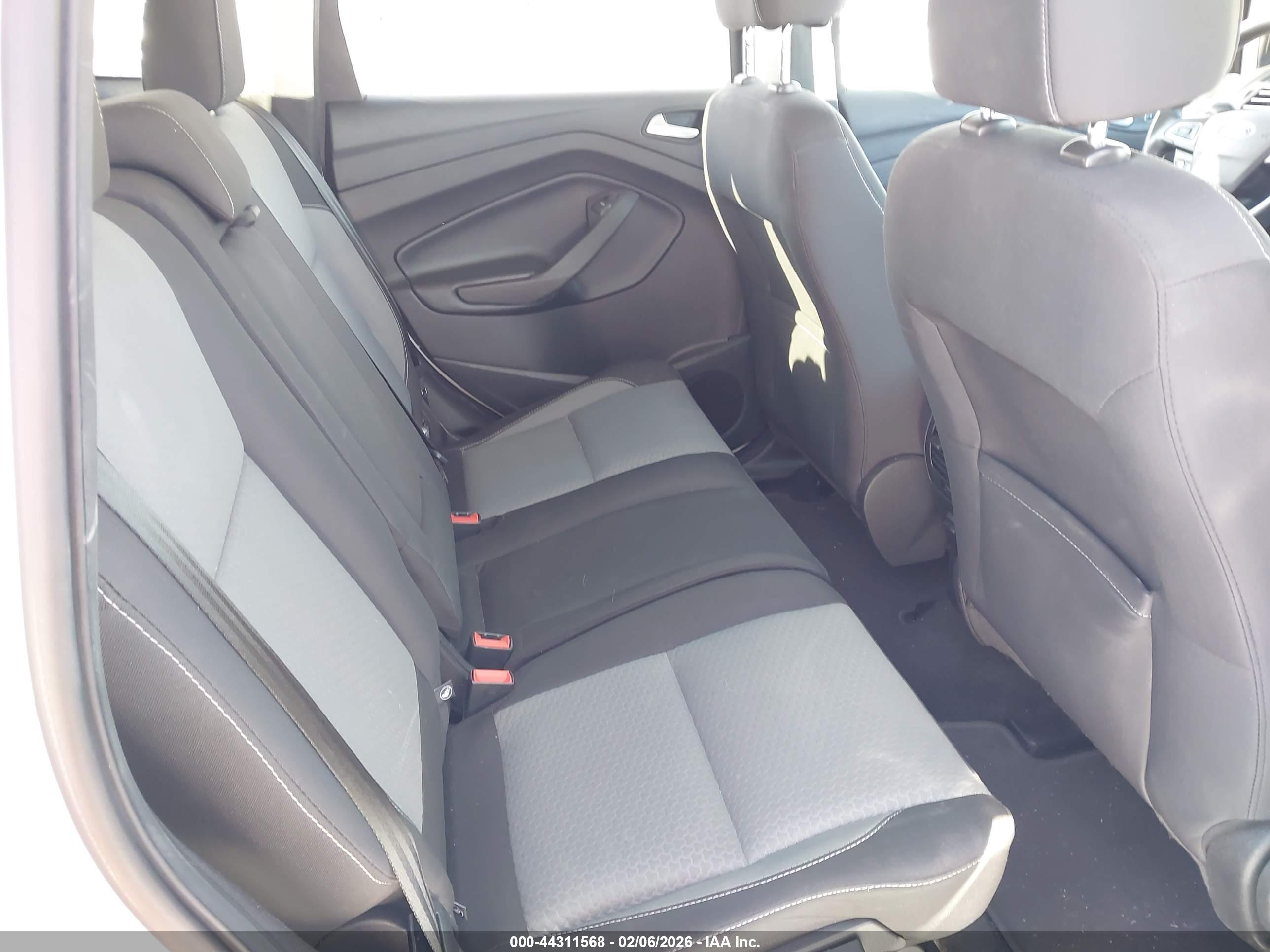 FORD ESCAPE image 8
