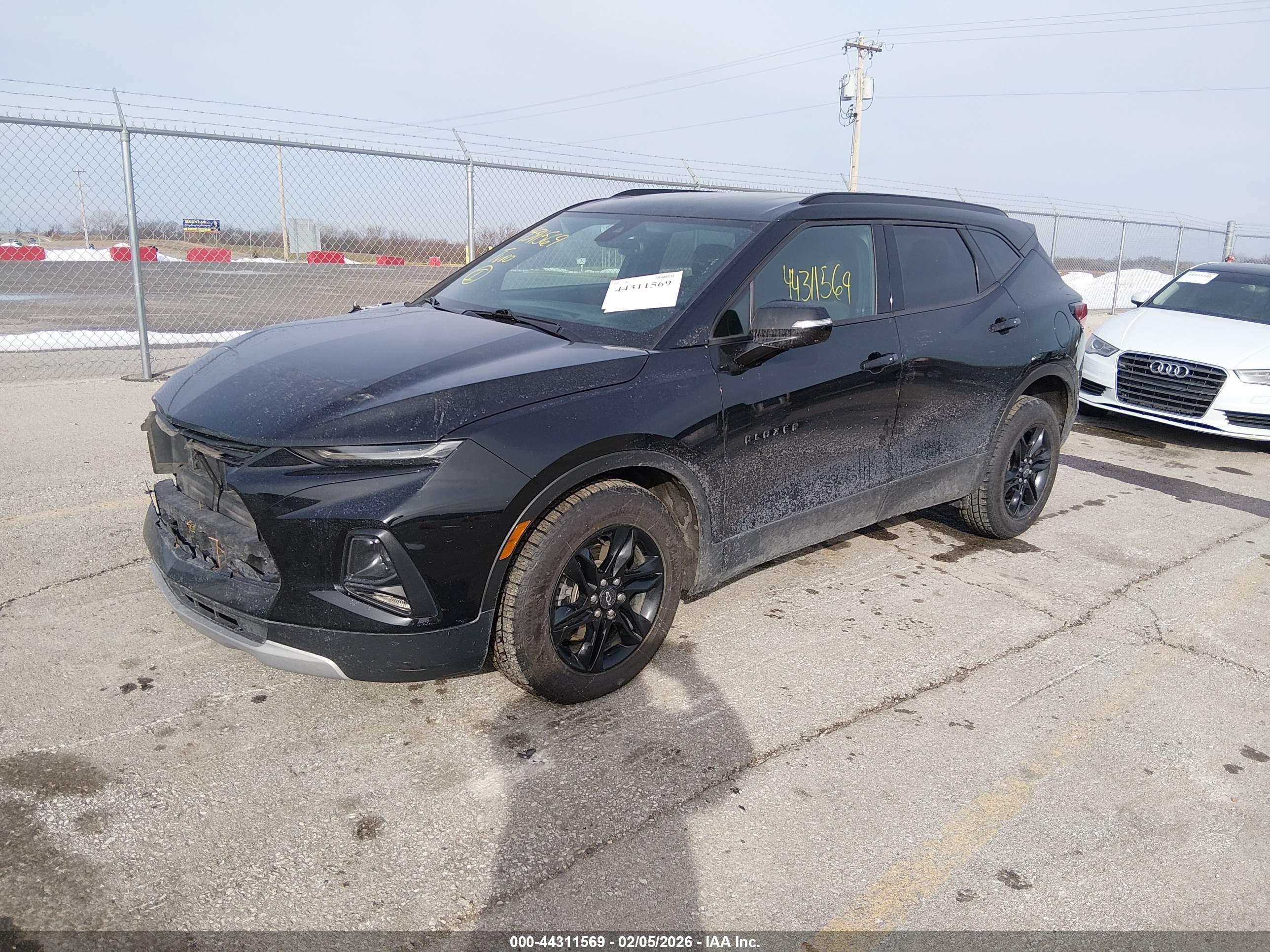 CHEVROLET BLAZER image 2