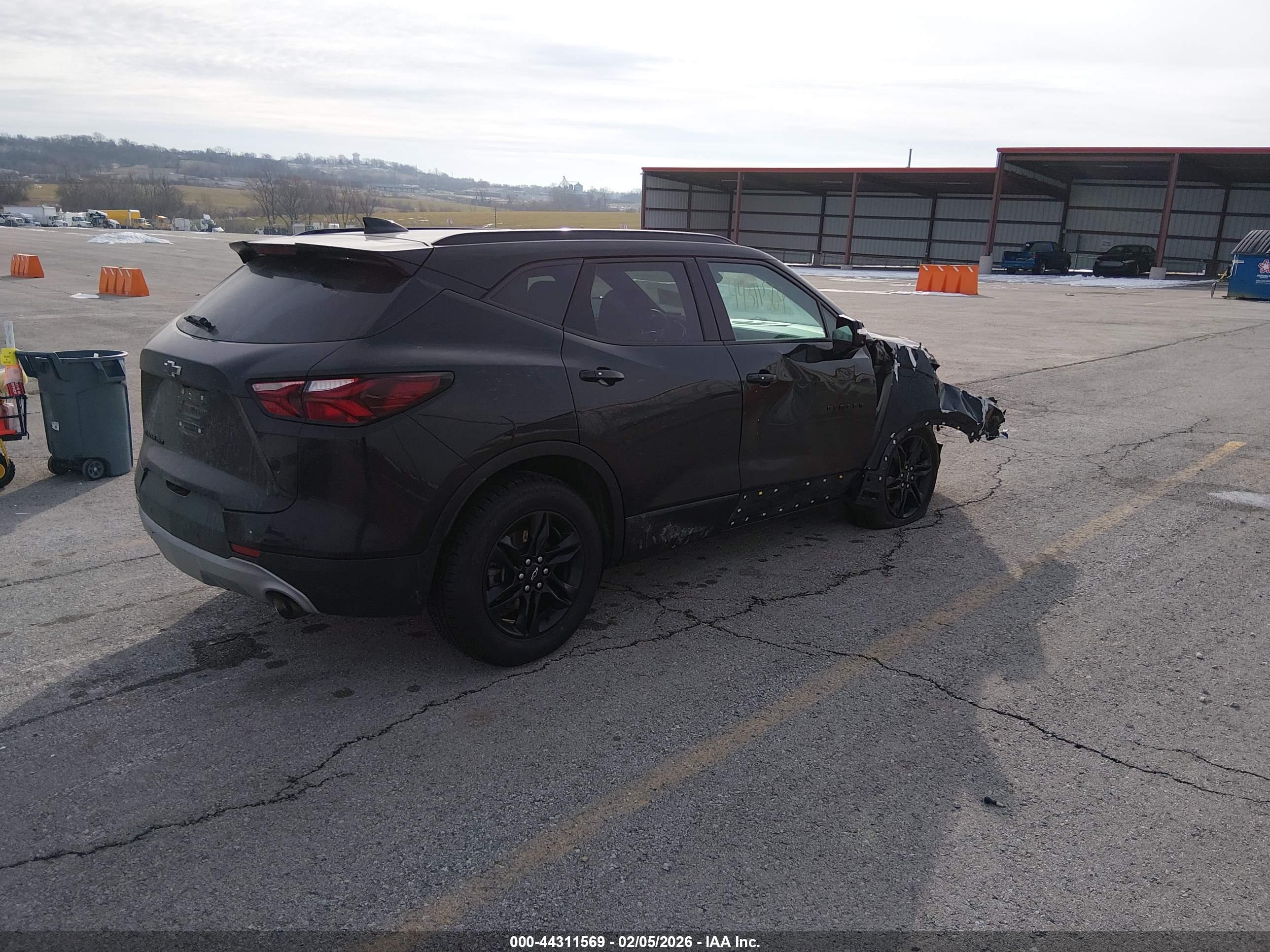 CHEVROLET BLAZER image 4