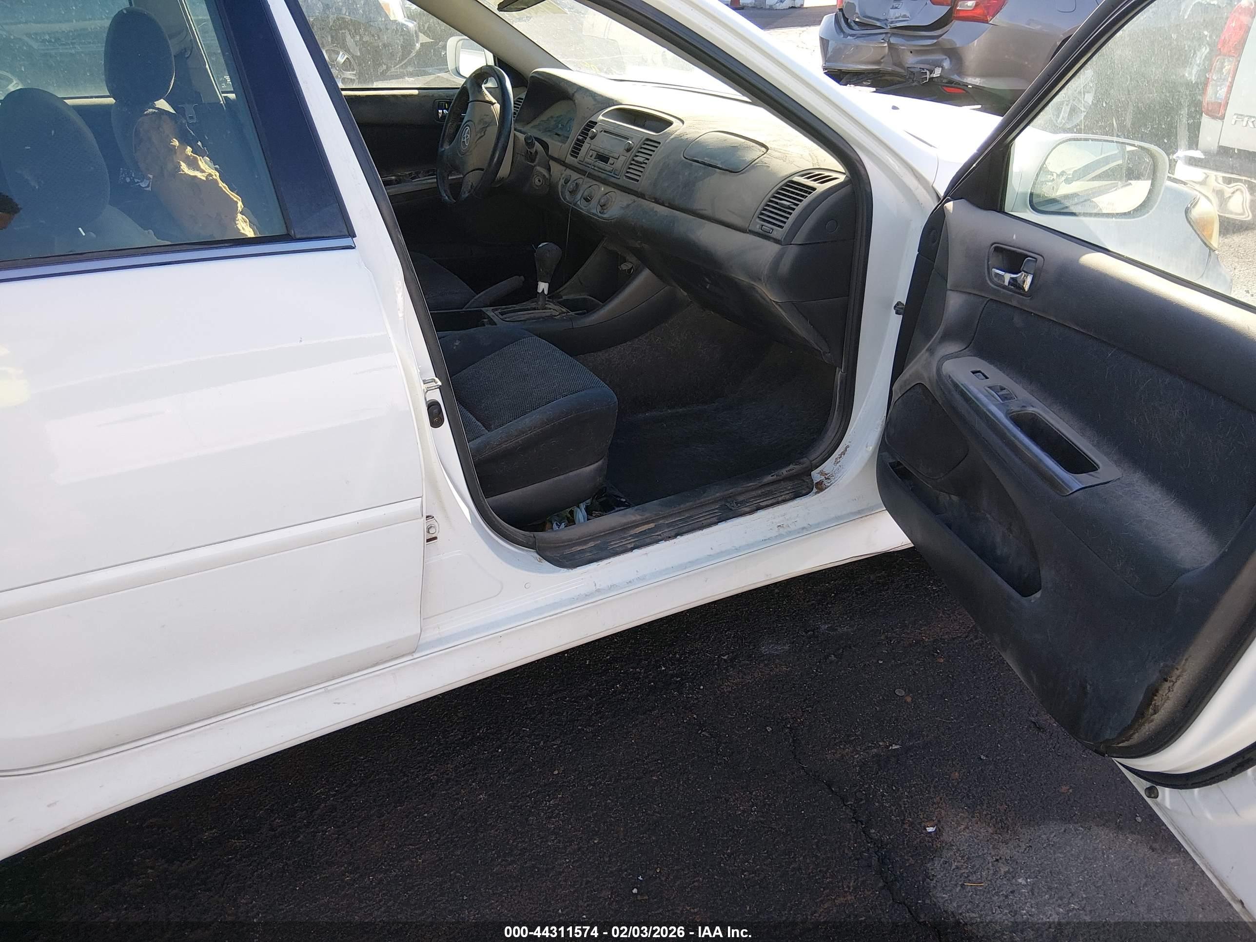 TOYOTA CAMRY image 5