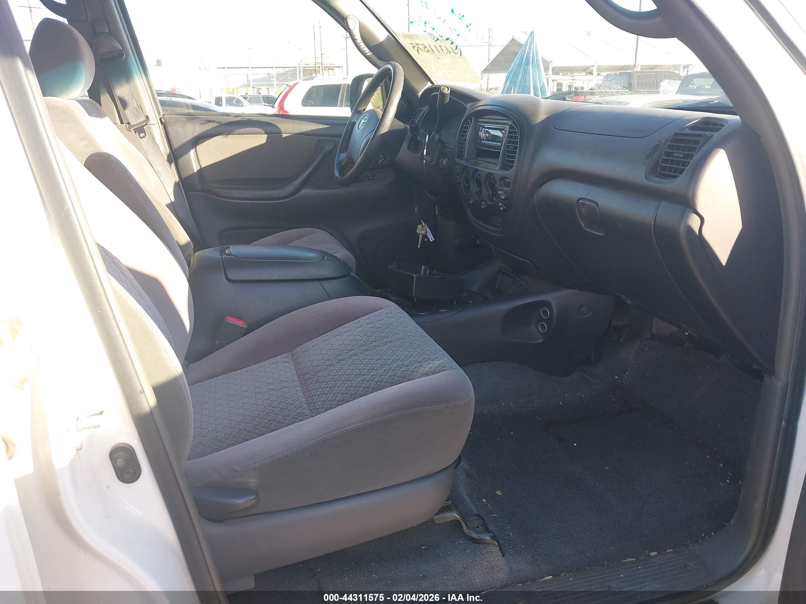 TOYOTA TUNDRA image 5