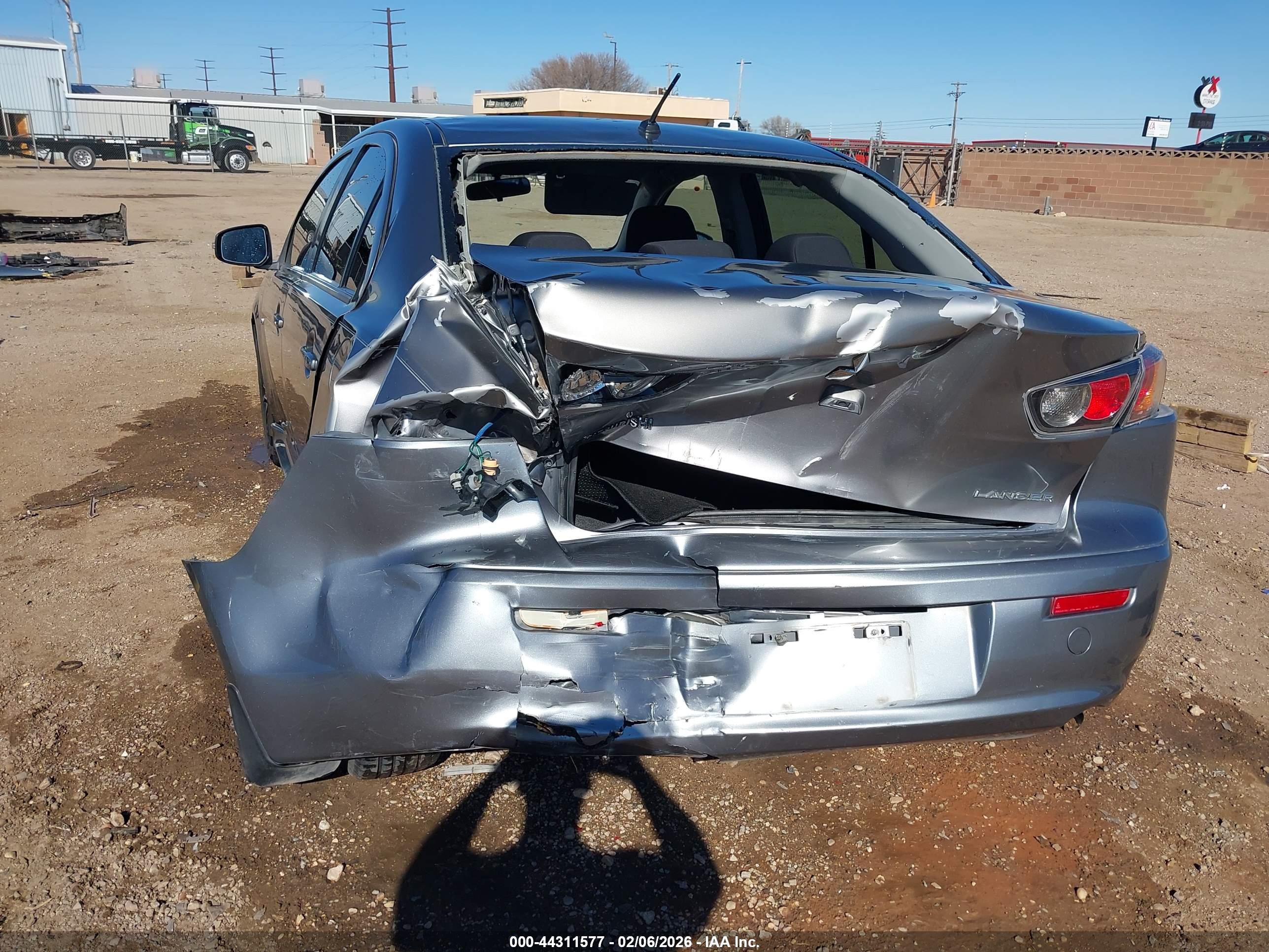 MITSUBISHI LANCER image 6