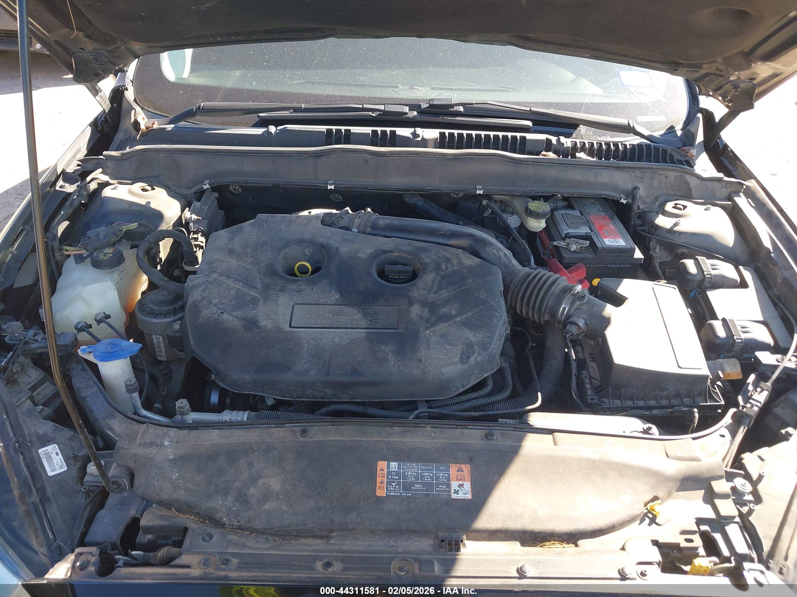 FORD FUSION image 10