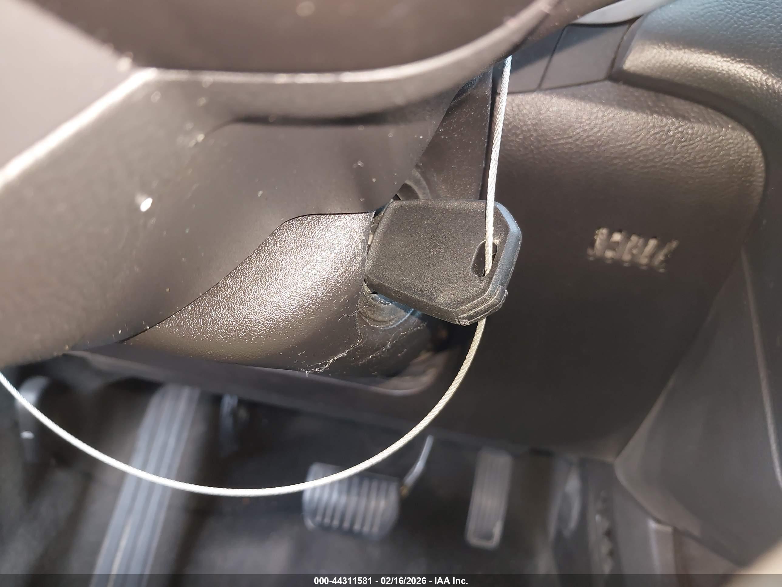 FORD FUSION image 11