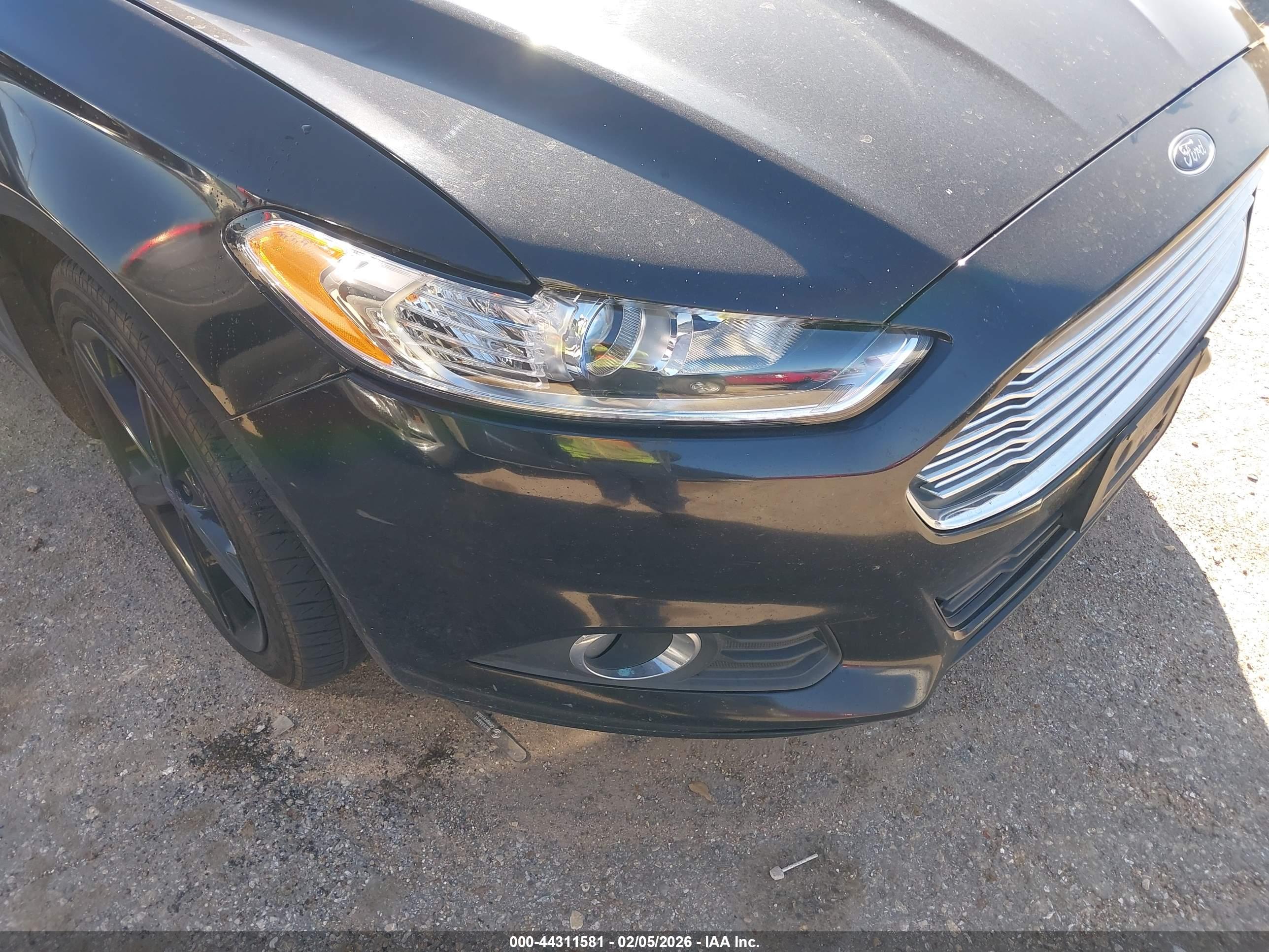 FORD FUSION image 6