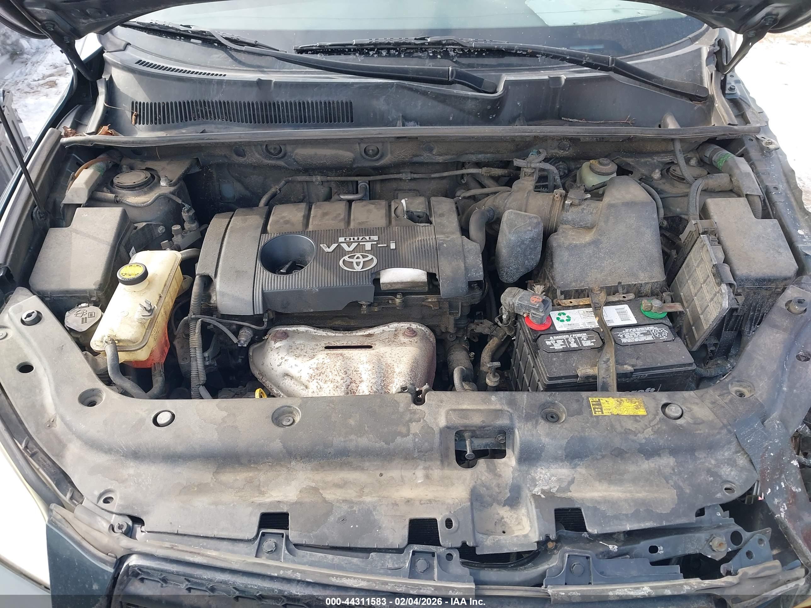 TOYOTA RAV4 image 10
