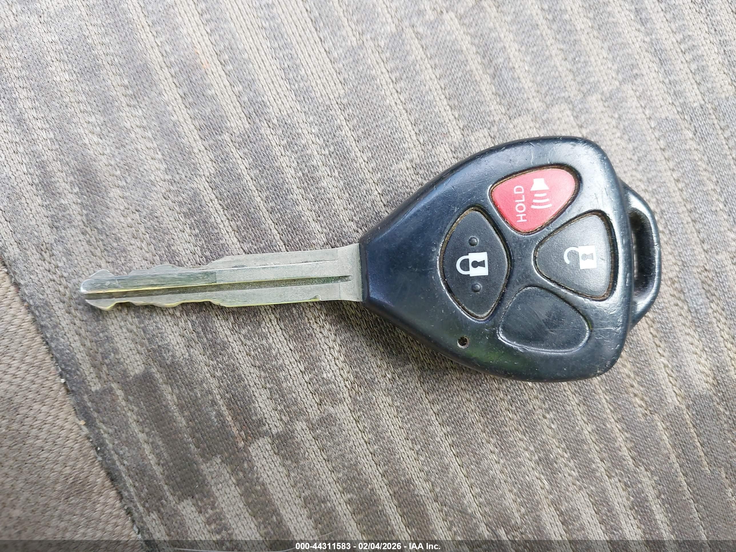 TOYOTA RAV4 image 11