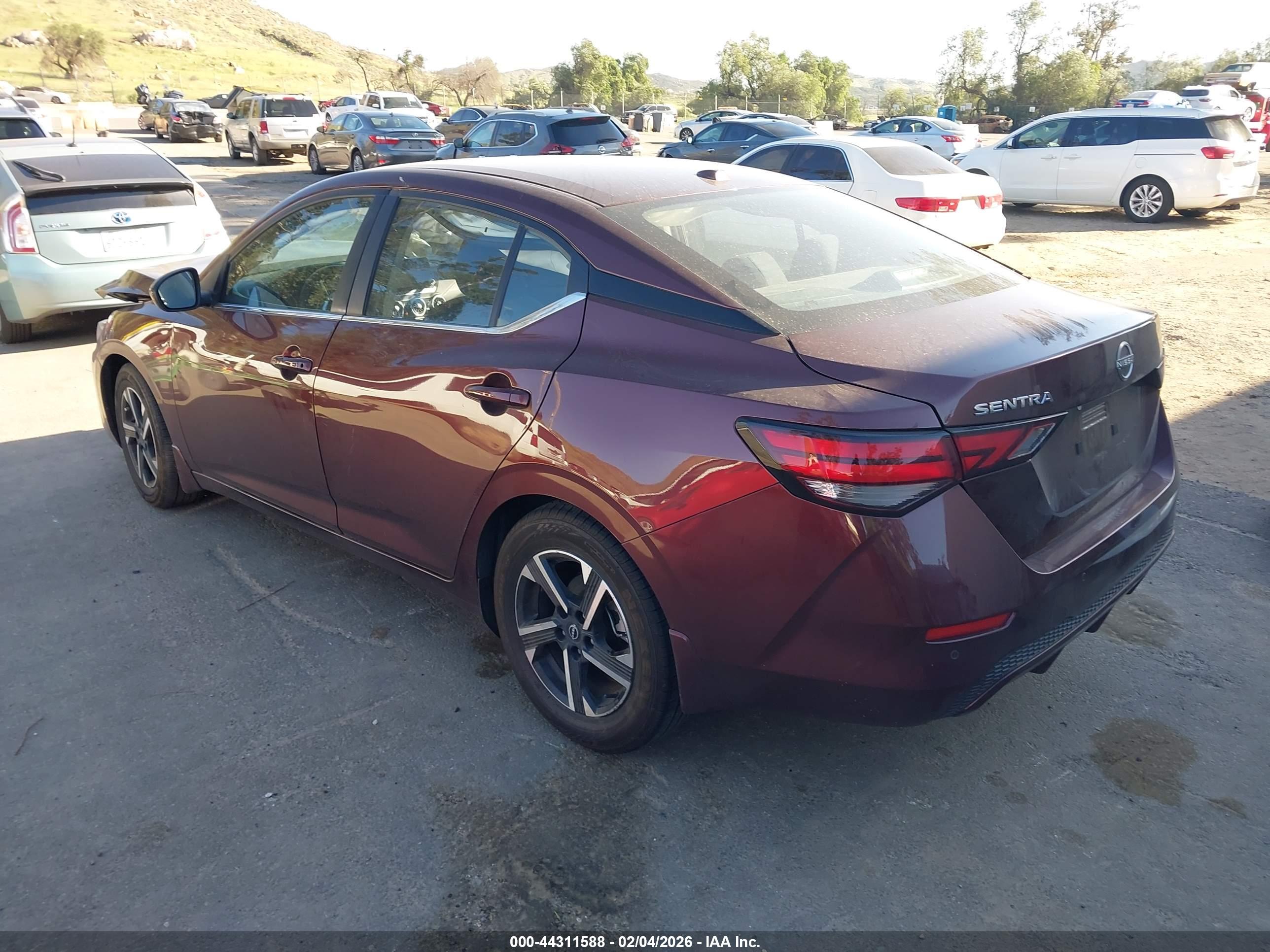 NISSAN SENTRA image 3