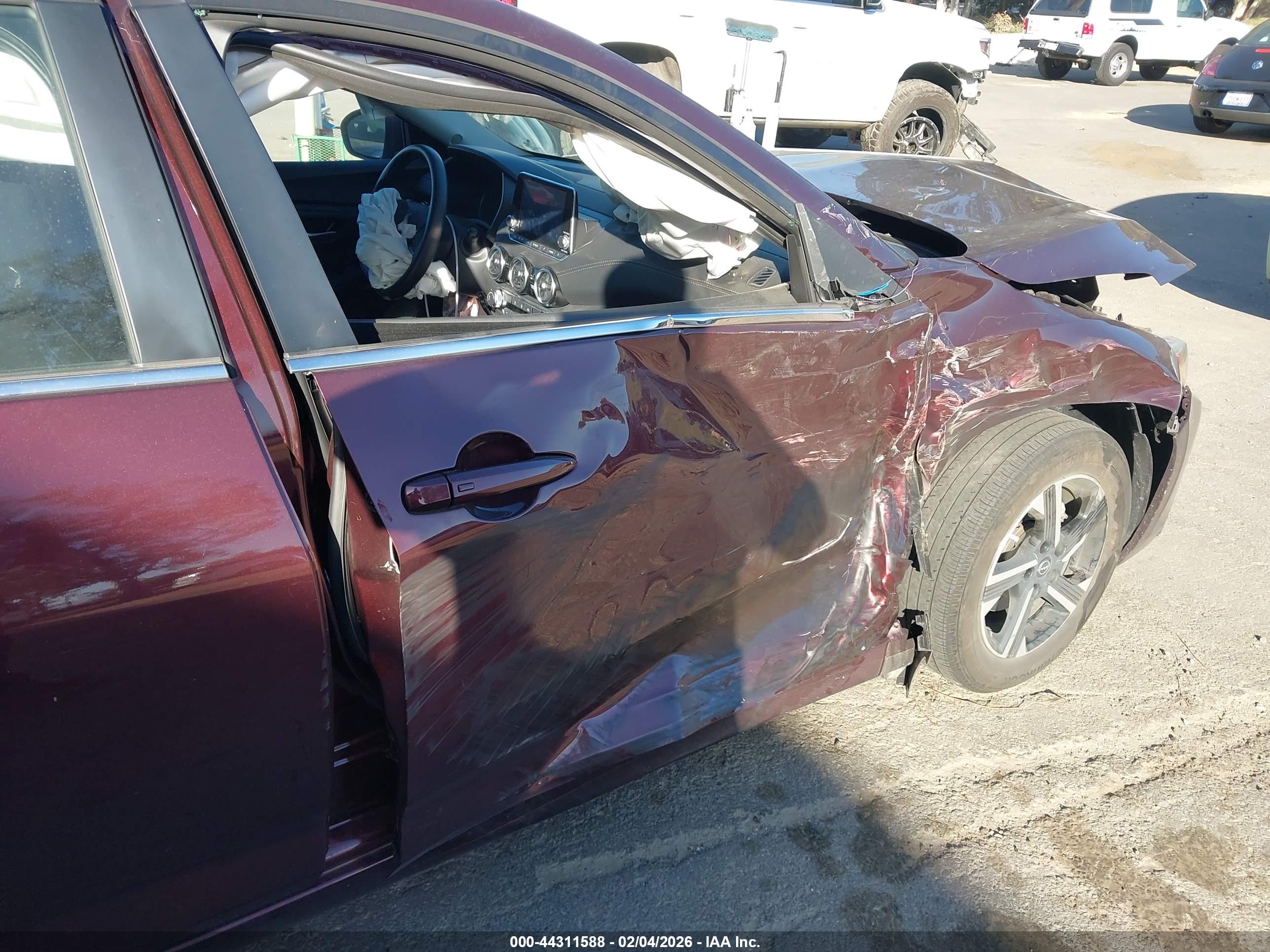 NISSAN SENTRA image 6