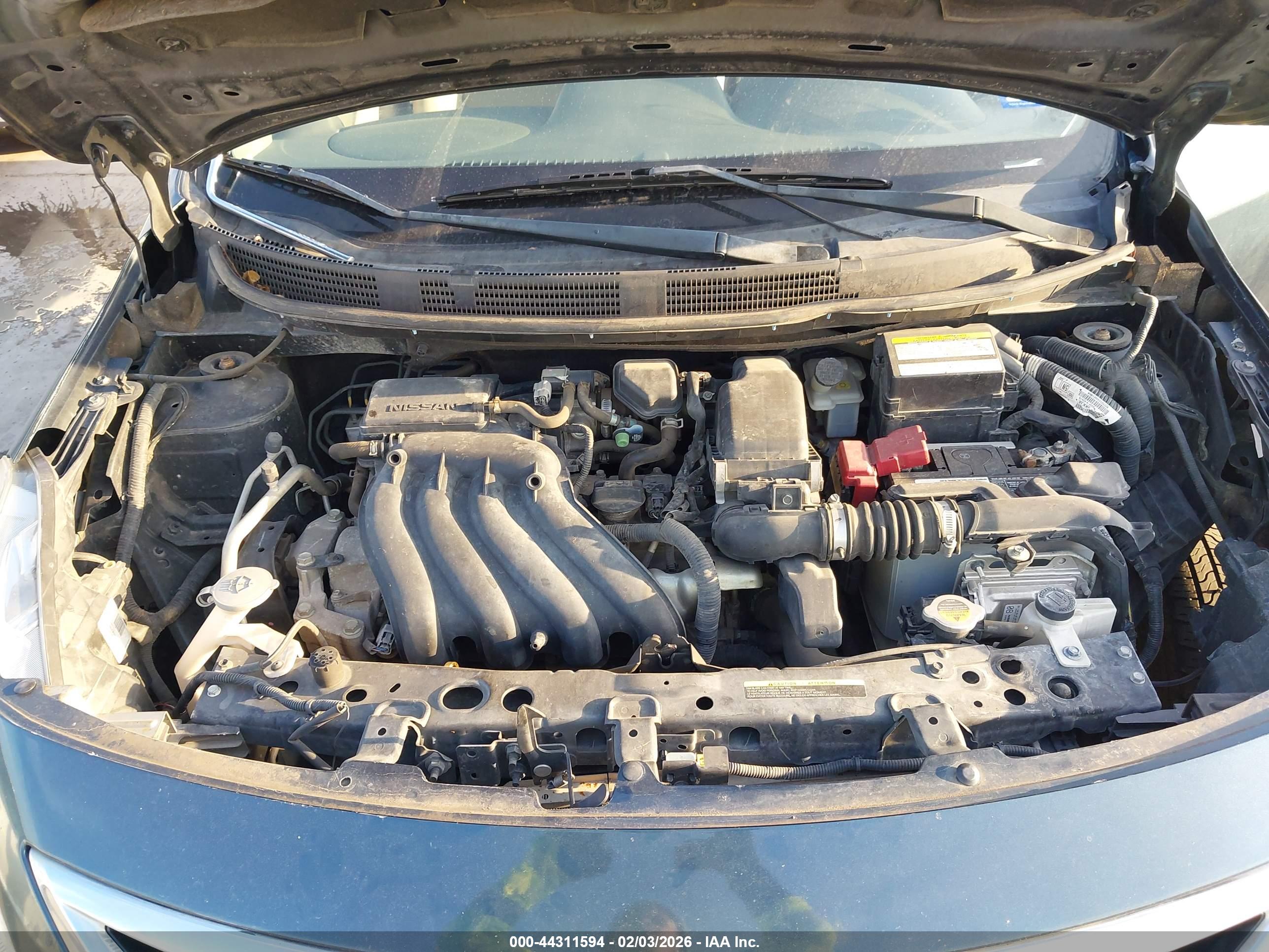 NISSAN VERSA image 10