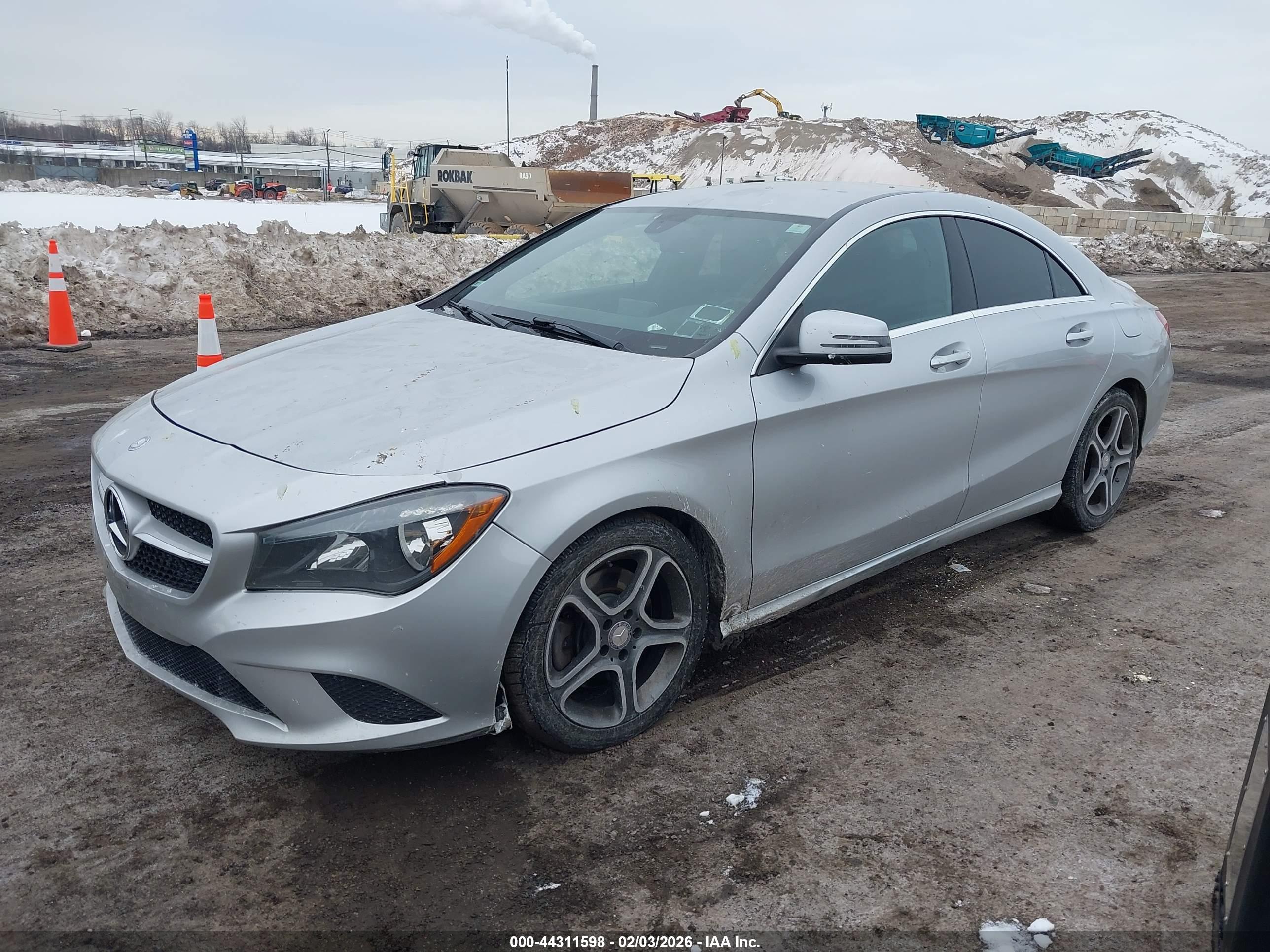 MERCEDES-BENZ CLA image 2