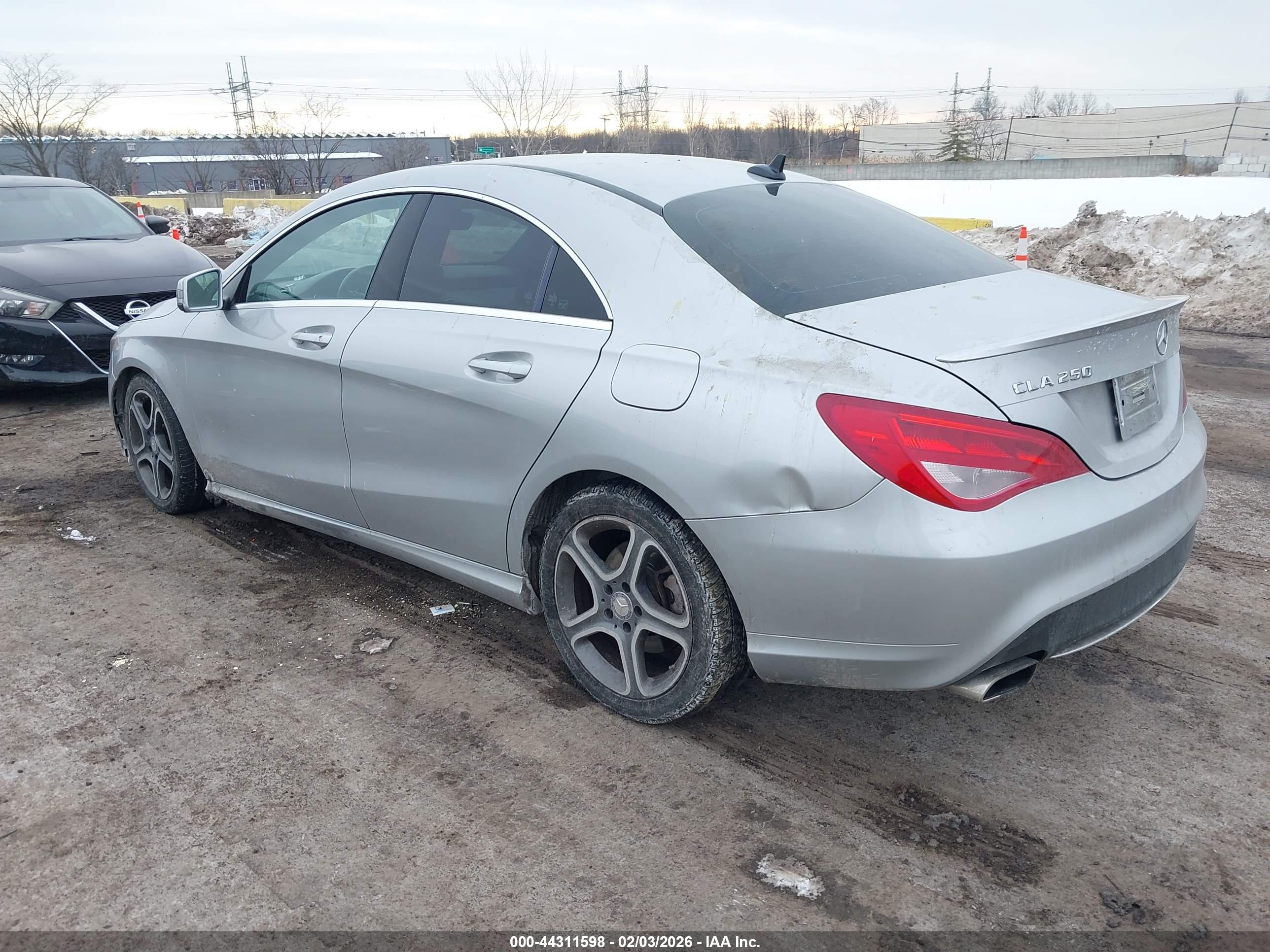 MERCEDES-BENZ CLA image 3