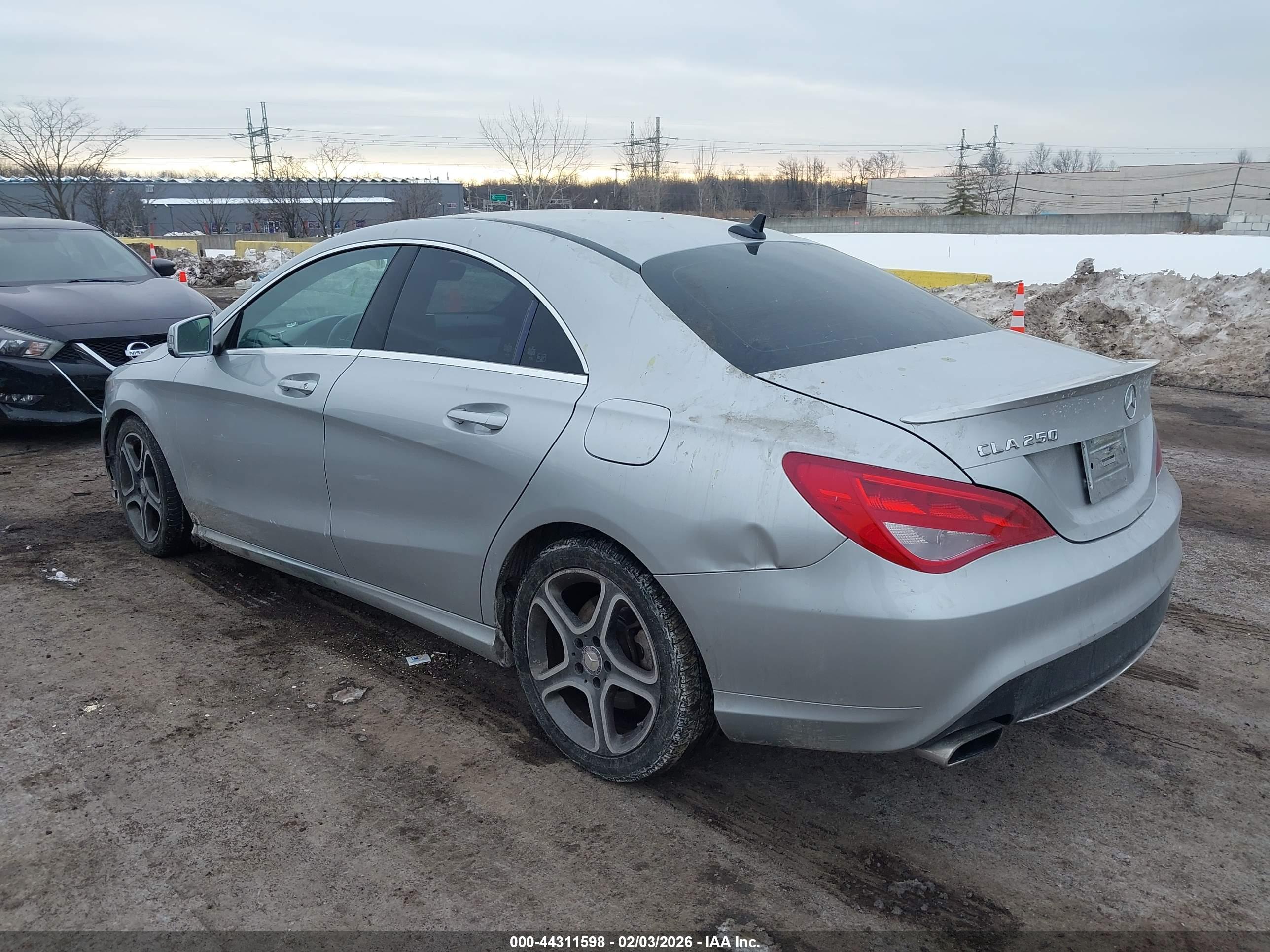 MERCEDES-BENZ CLA image 6