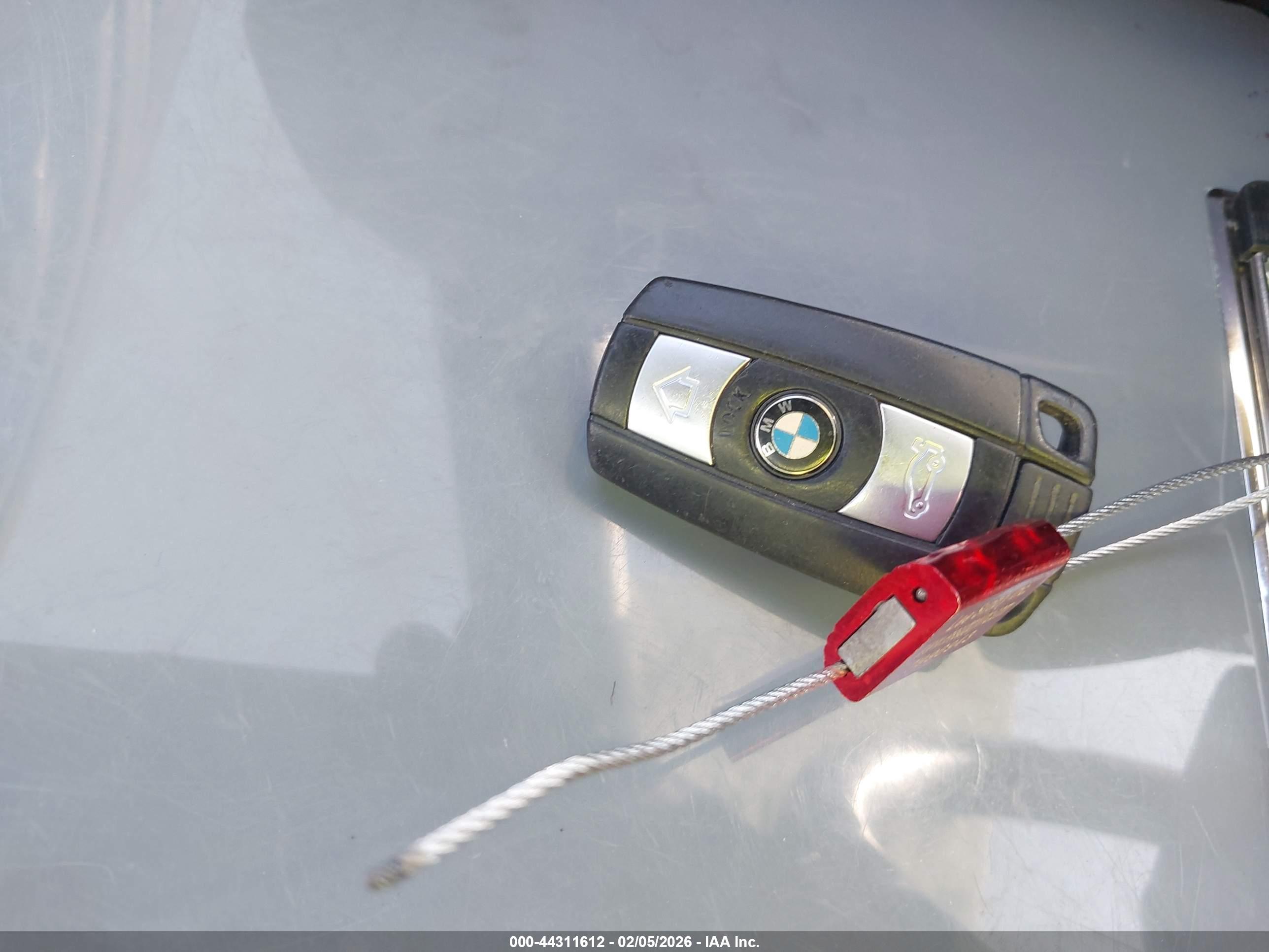 BMW 328I image 11