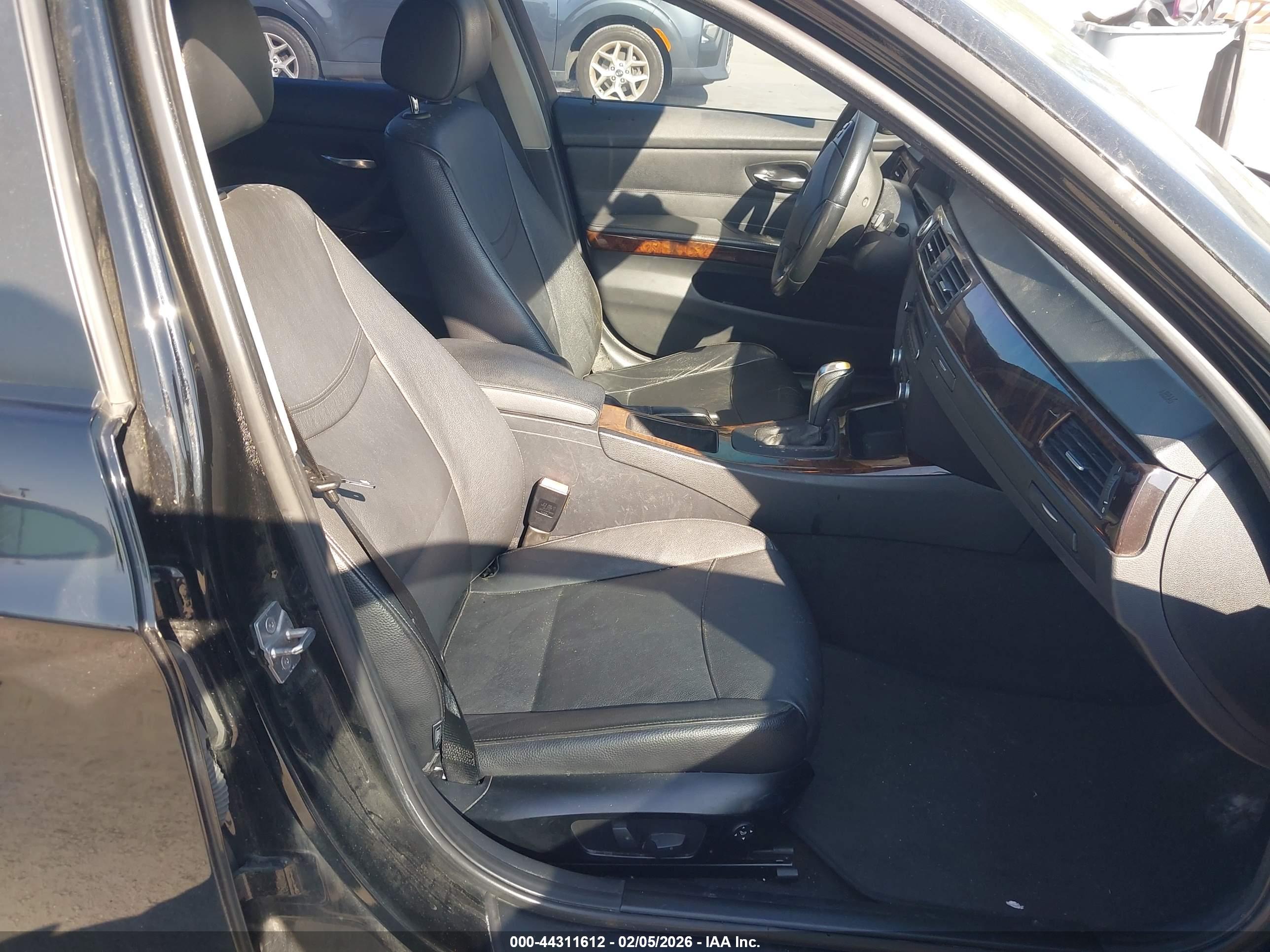 BMW 328I image 5