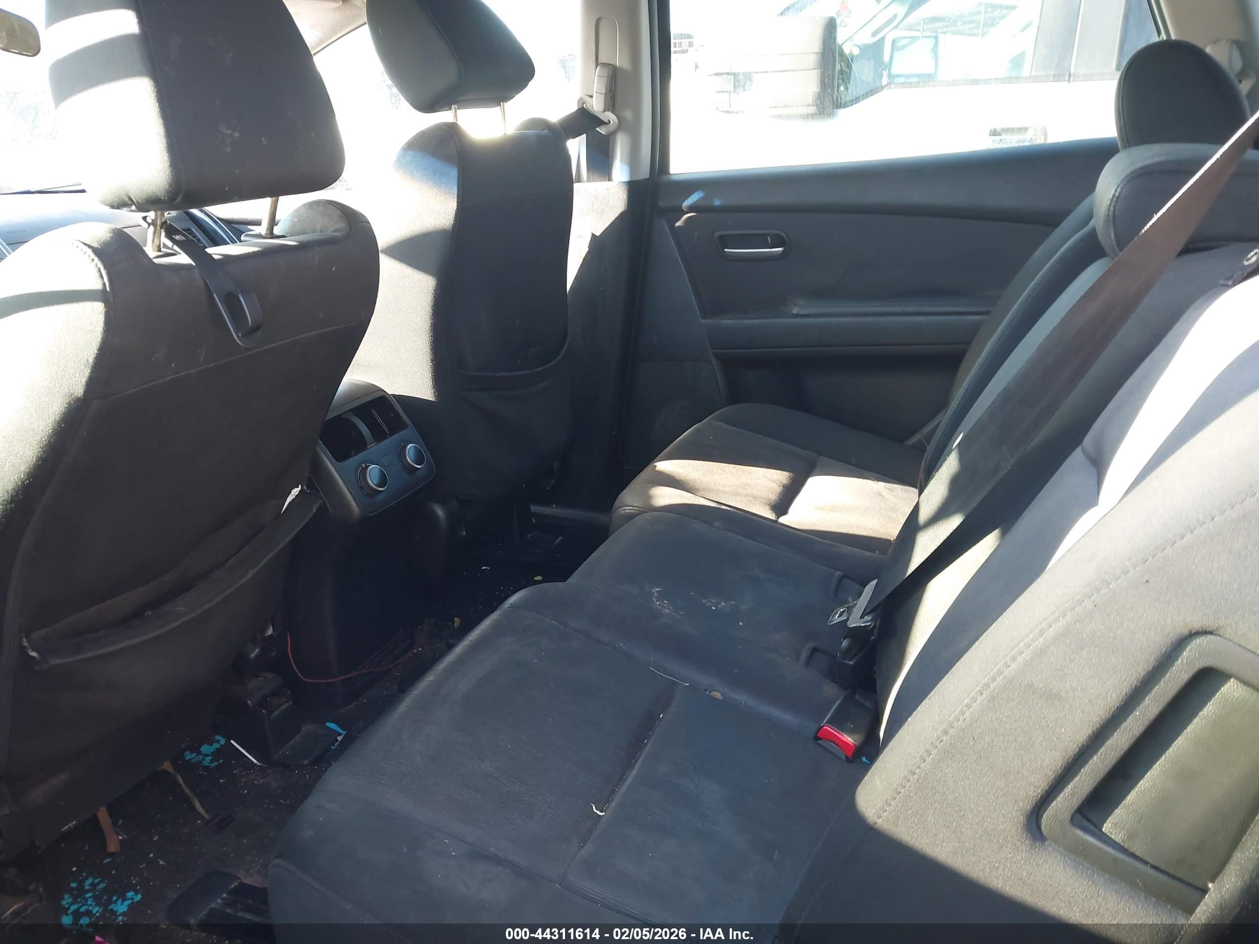 MAZDA CX-9 image 8