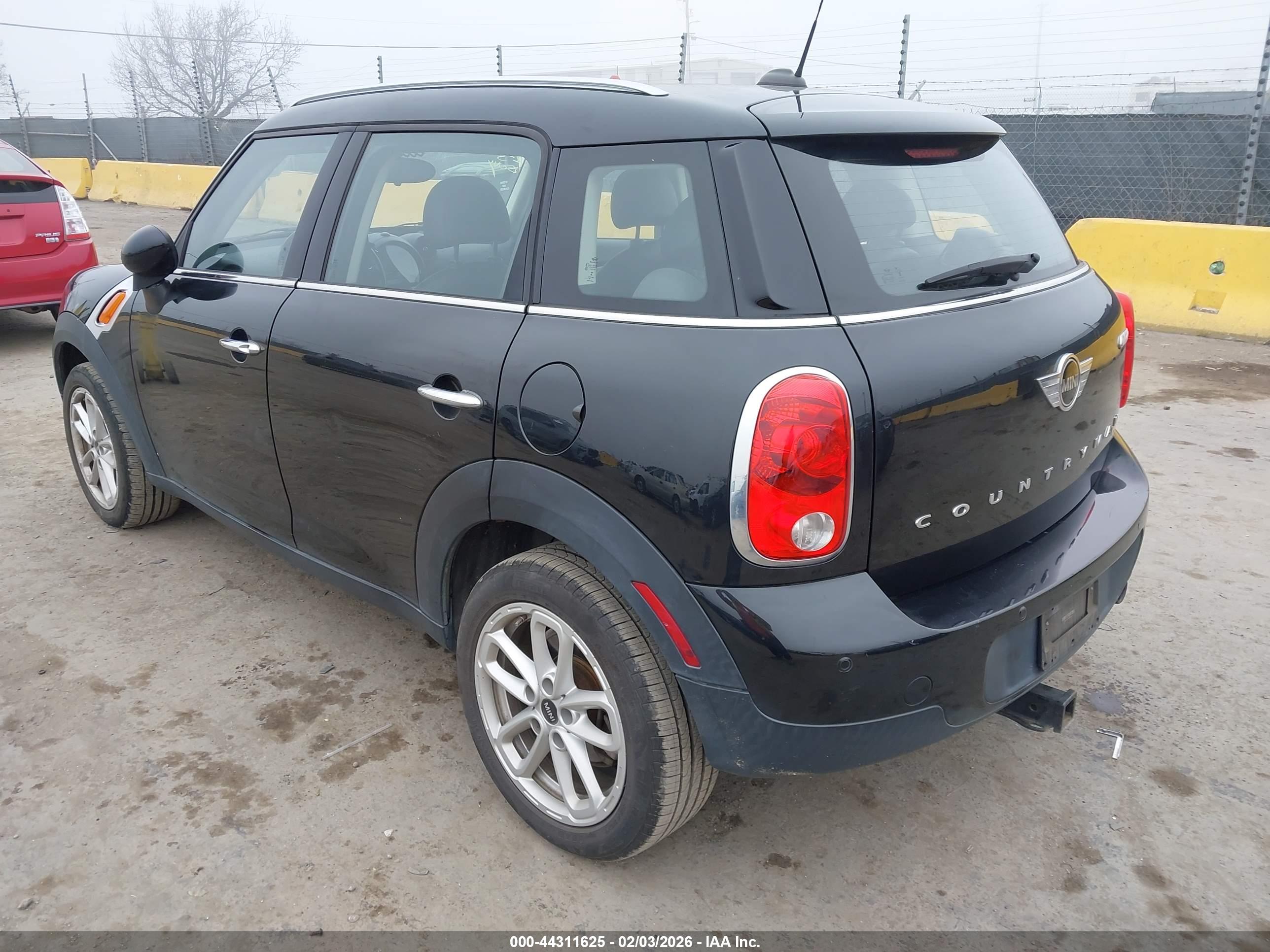 MINI COUNTRYMAN image 3
