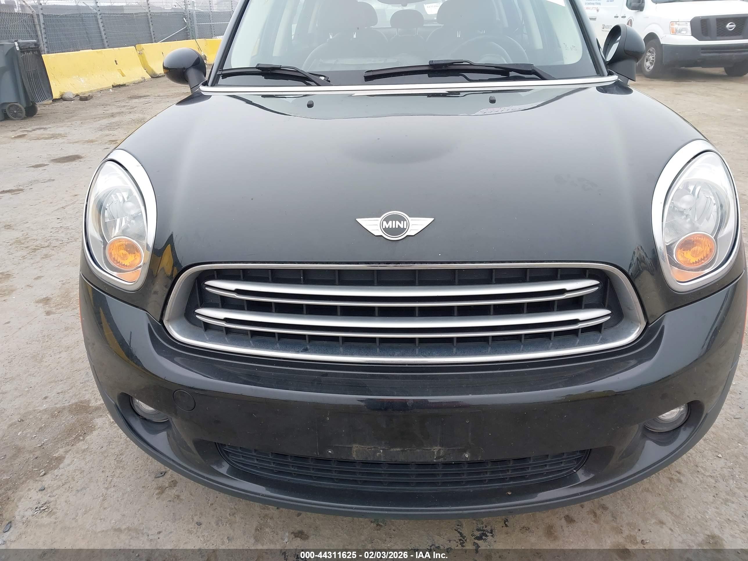 MINI COUNTRYMAN image 6