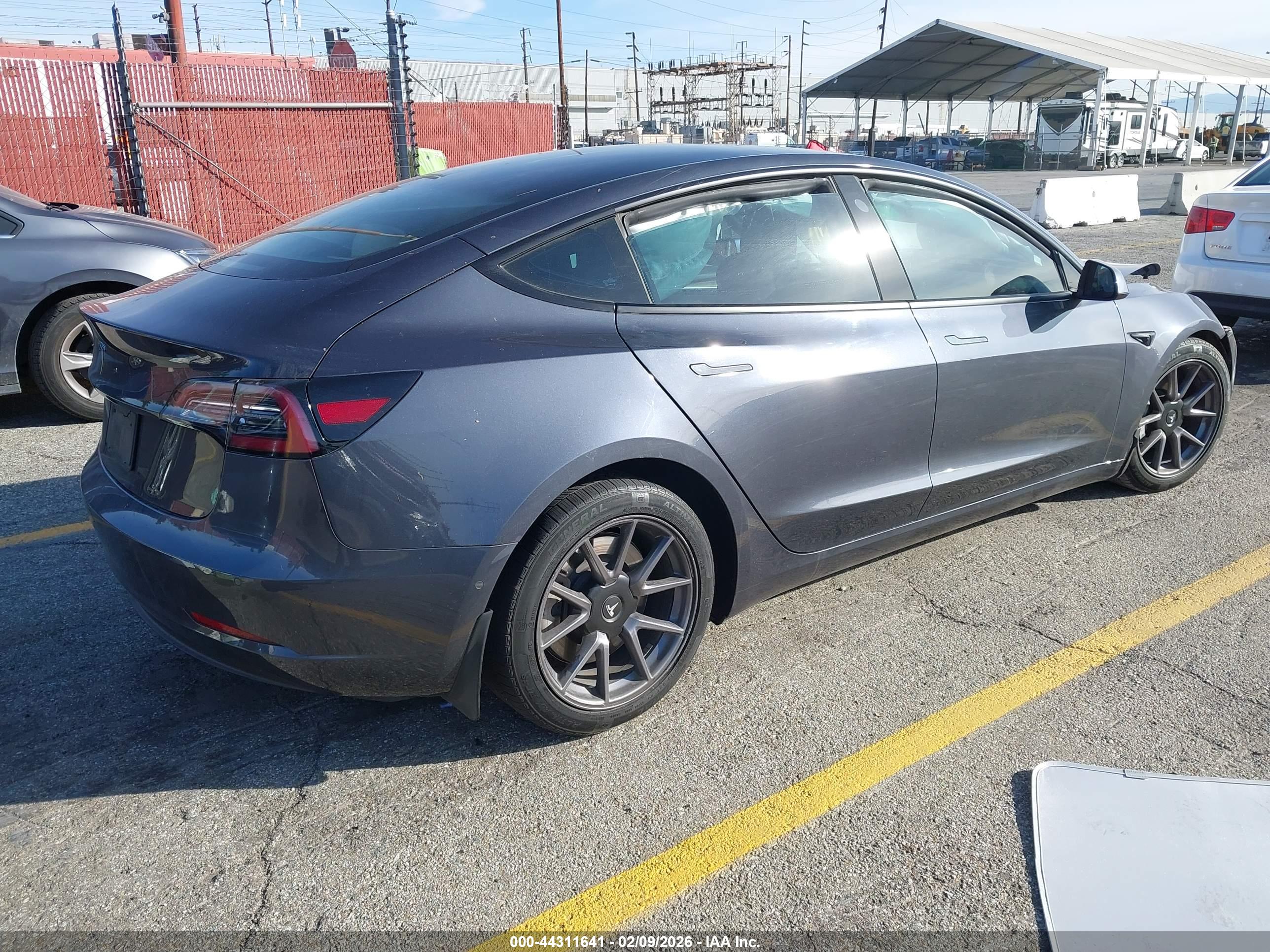 TESLA MODEL image 4