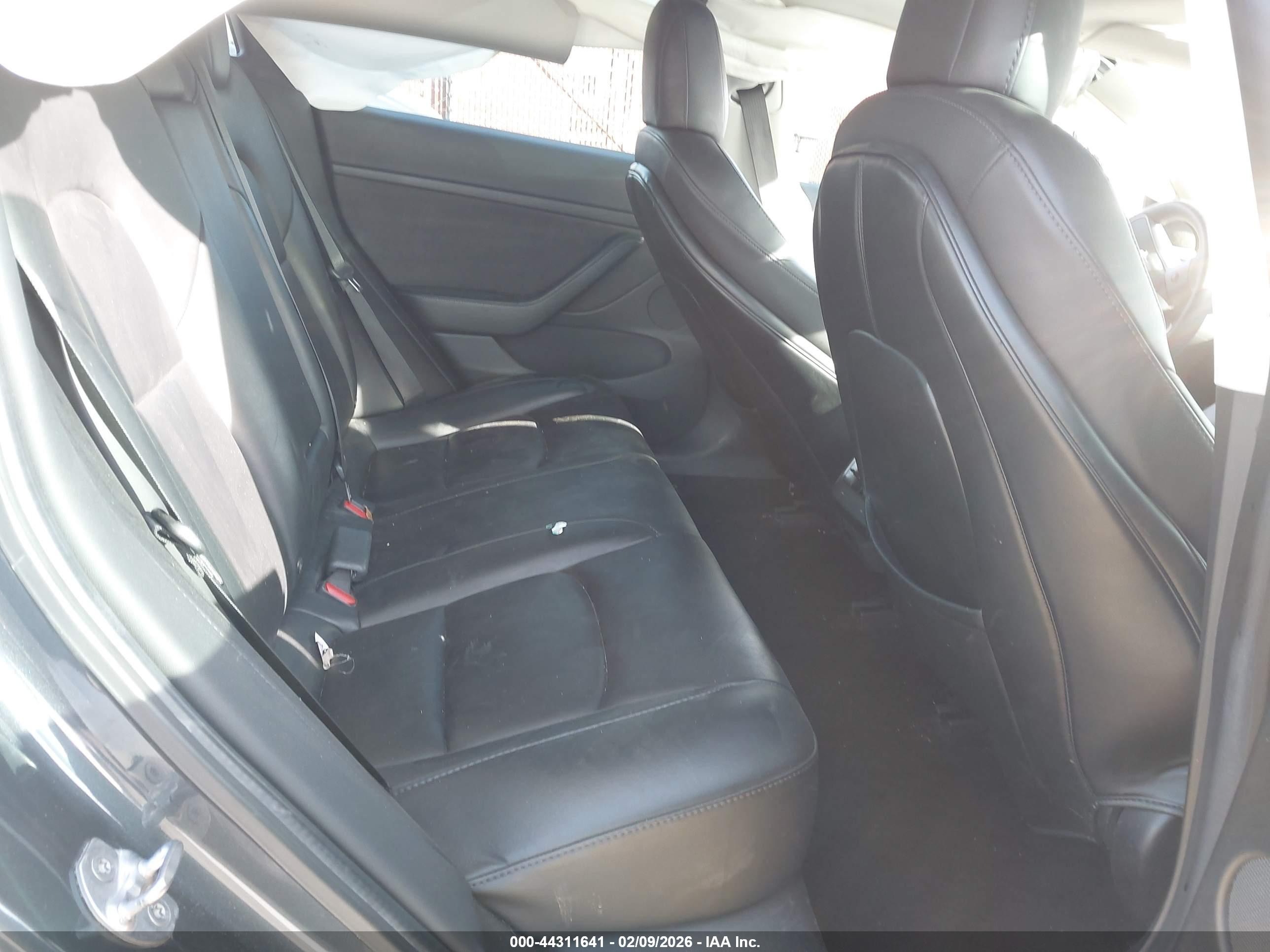 TESLA MODEL image 8