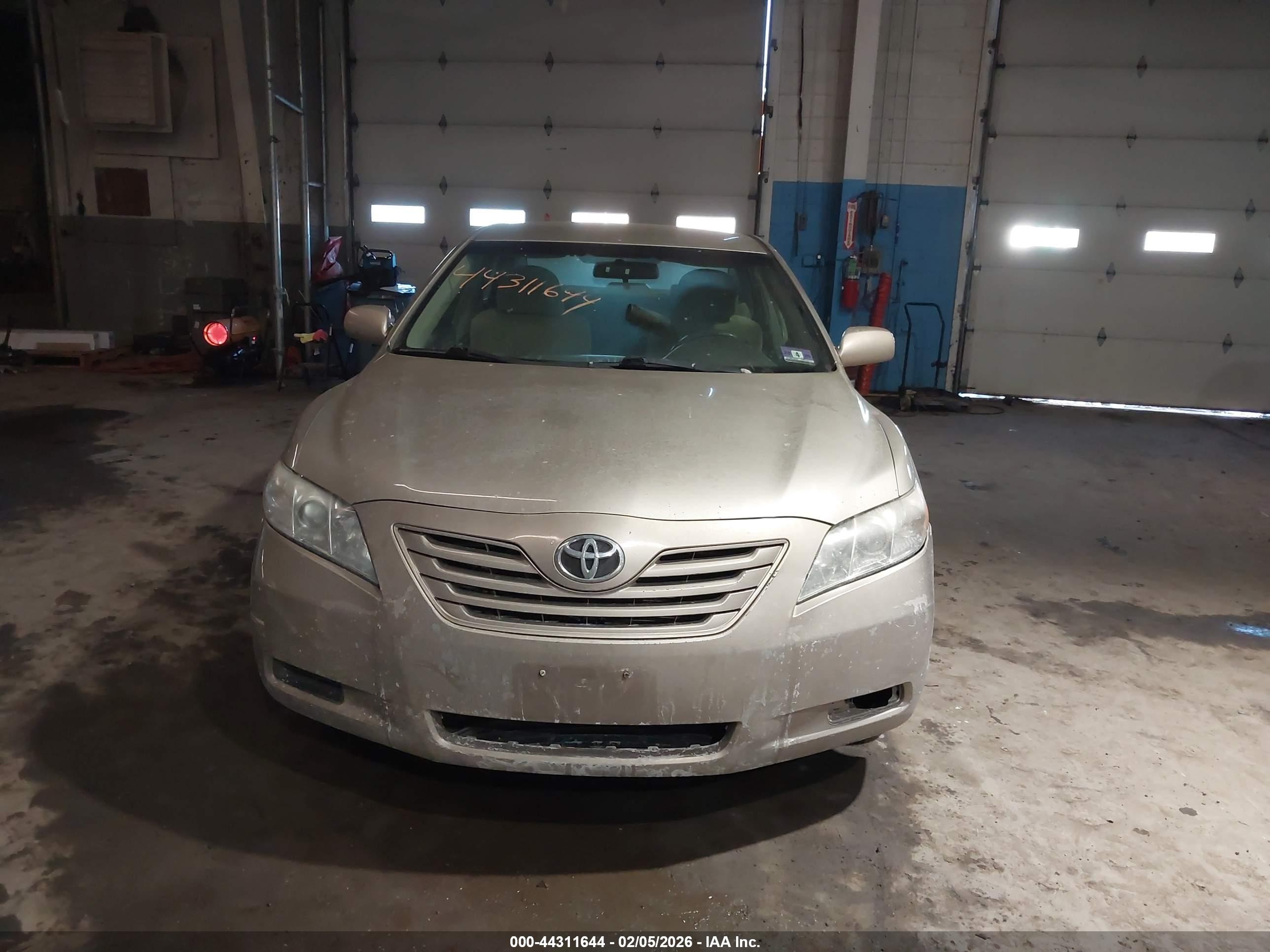TOYOTA CAMRY image 6