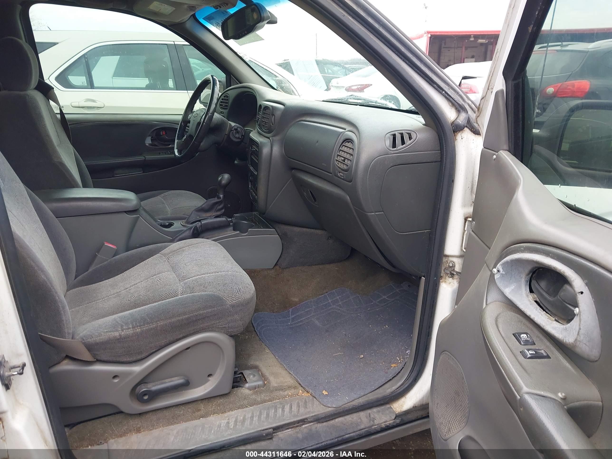 CHEVROLET TRAILBLAZER image 5