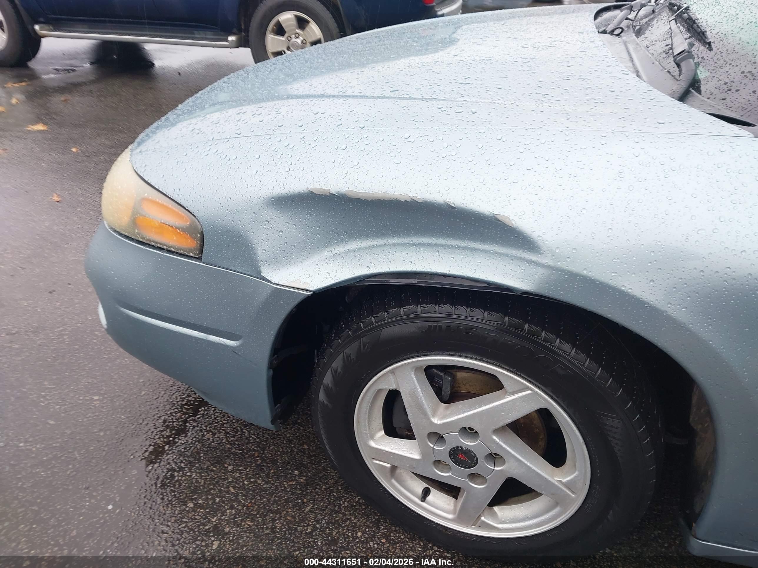 PONTIAC BONNEVILLE image 6